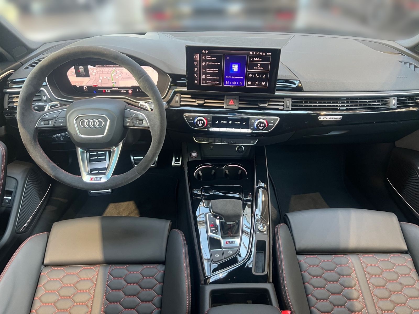 Fahrzeugabbildung Audi RS 4 Avant 331(450) kW(PS) tiptronic