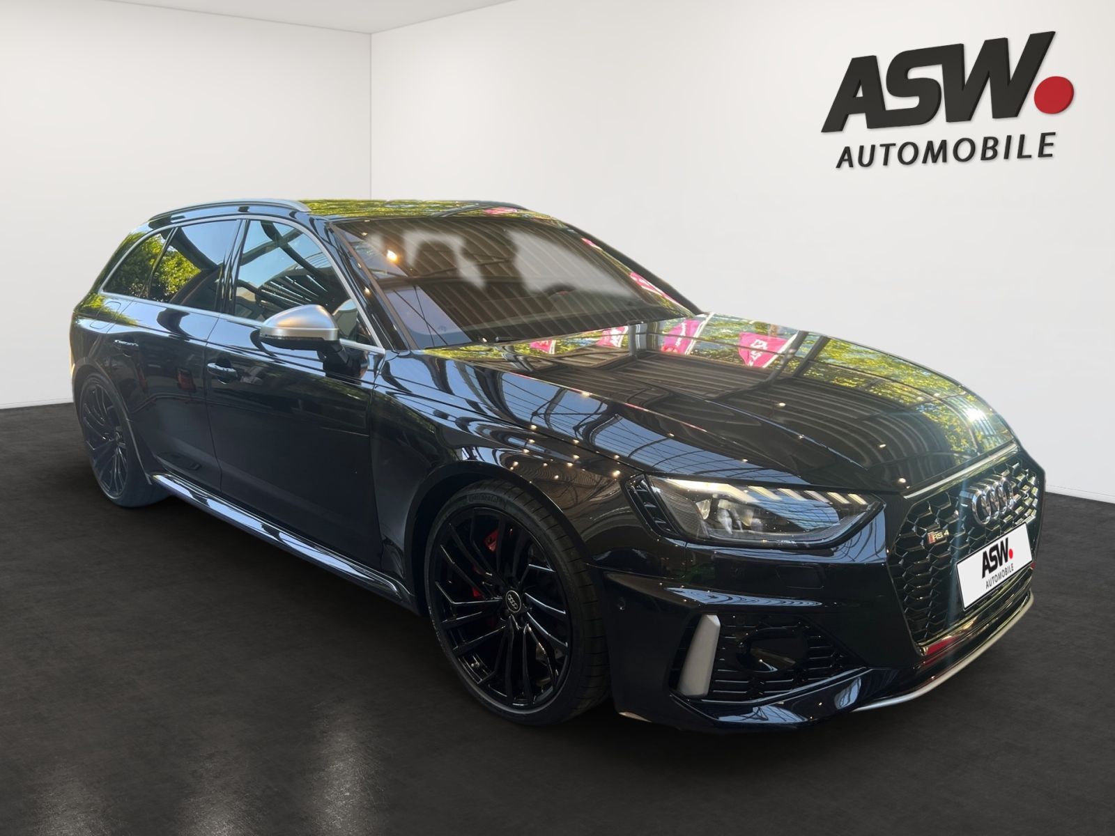 Fahrzeugabbildung Audi RS 4 Avant 331(450) kW(PS) tiptronic