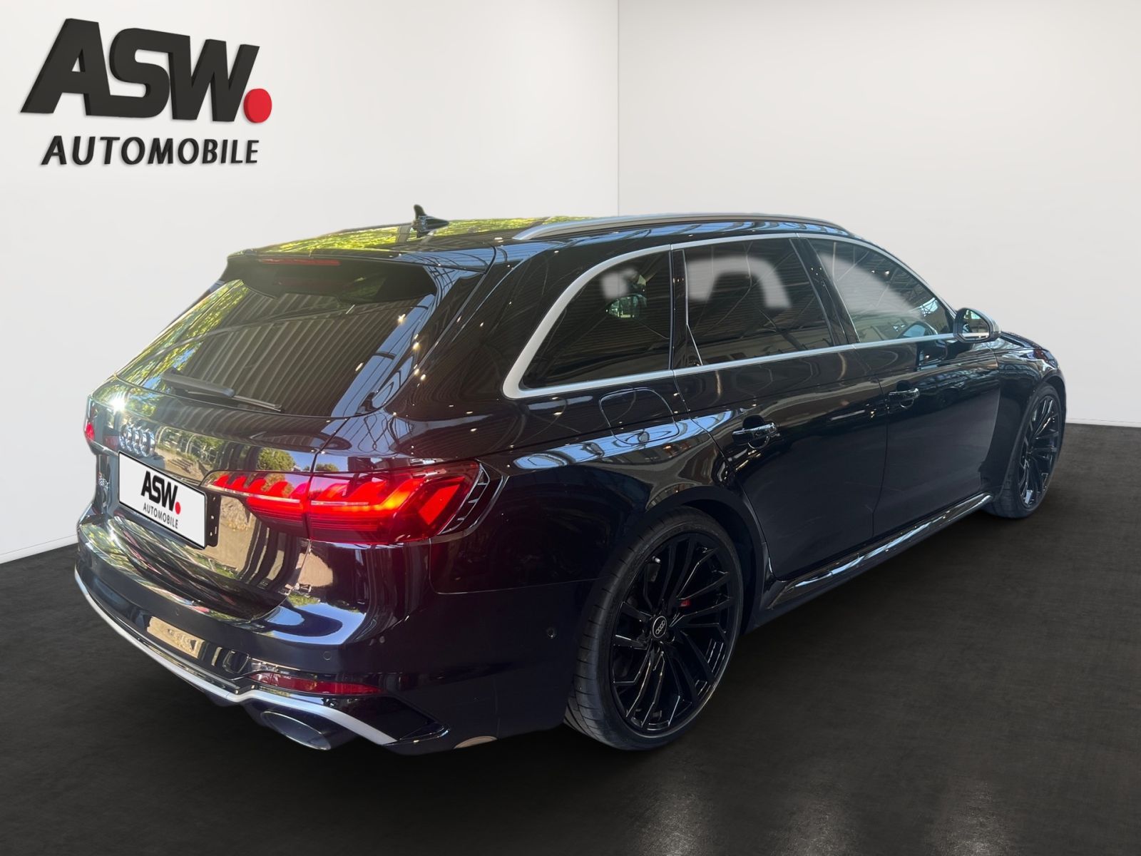 Fahrzeugabbildung Audi RS 4 Avant 331(450) kW(PS) tiptronic
