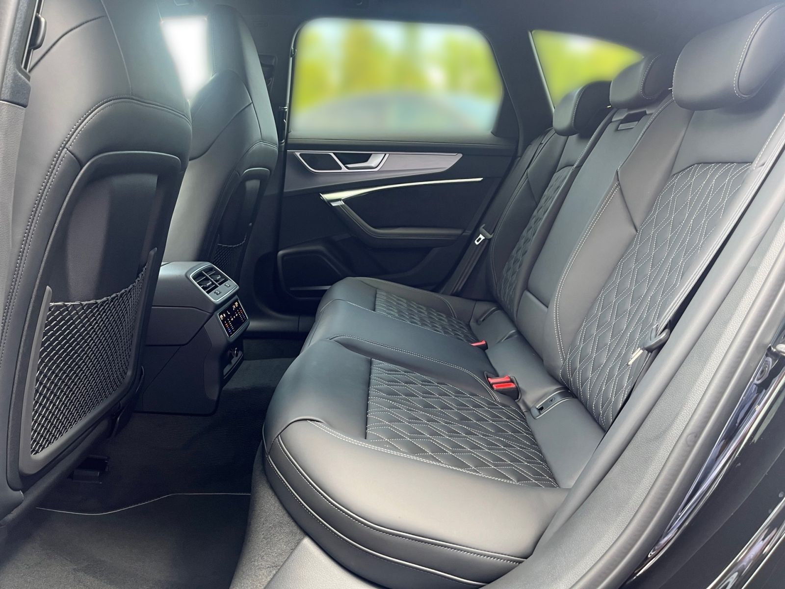 Fahrzeugabbildung Audi A6 Avant S line 50 TDI quattro 210(286) kW(PS) t