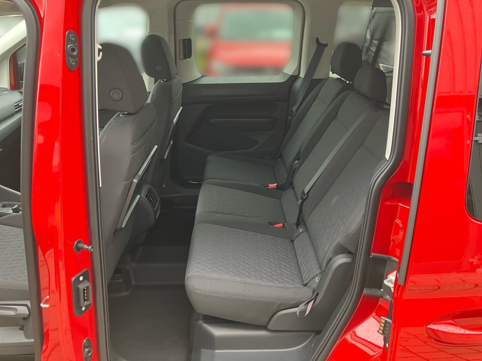 Fahrzeugabbildung Volkswagen Caddy Life 5-Sitzer 1.5TSI 85kW DSG Flügel-Türen
