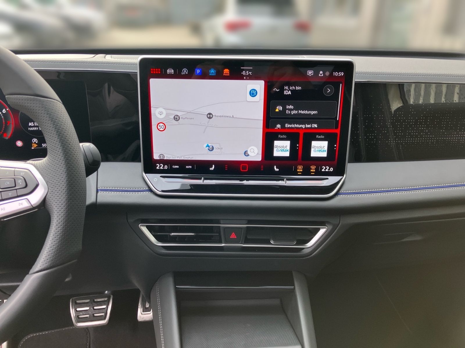 Fahrzeugabbildung Volkswagen Tiguan R-Line 1.5 l eTSI 150 PS DSG AHK Panorama