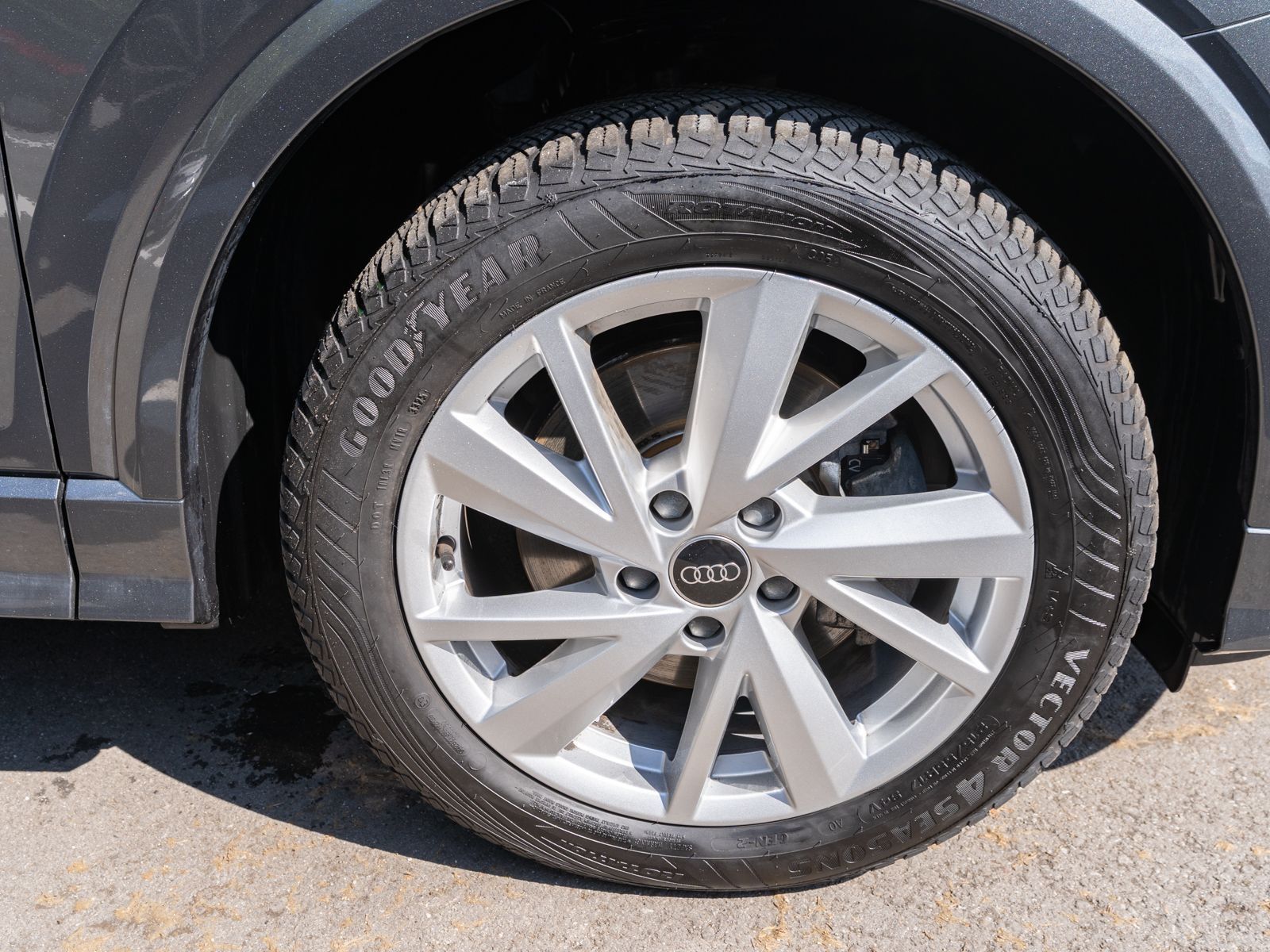 Fahrzeugabbildung Audi Q2 S line 35TDI quattro Stron LED Navi PDC LEDER