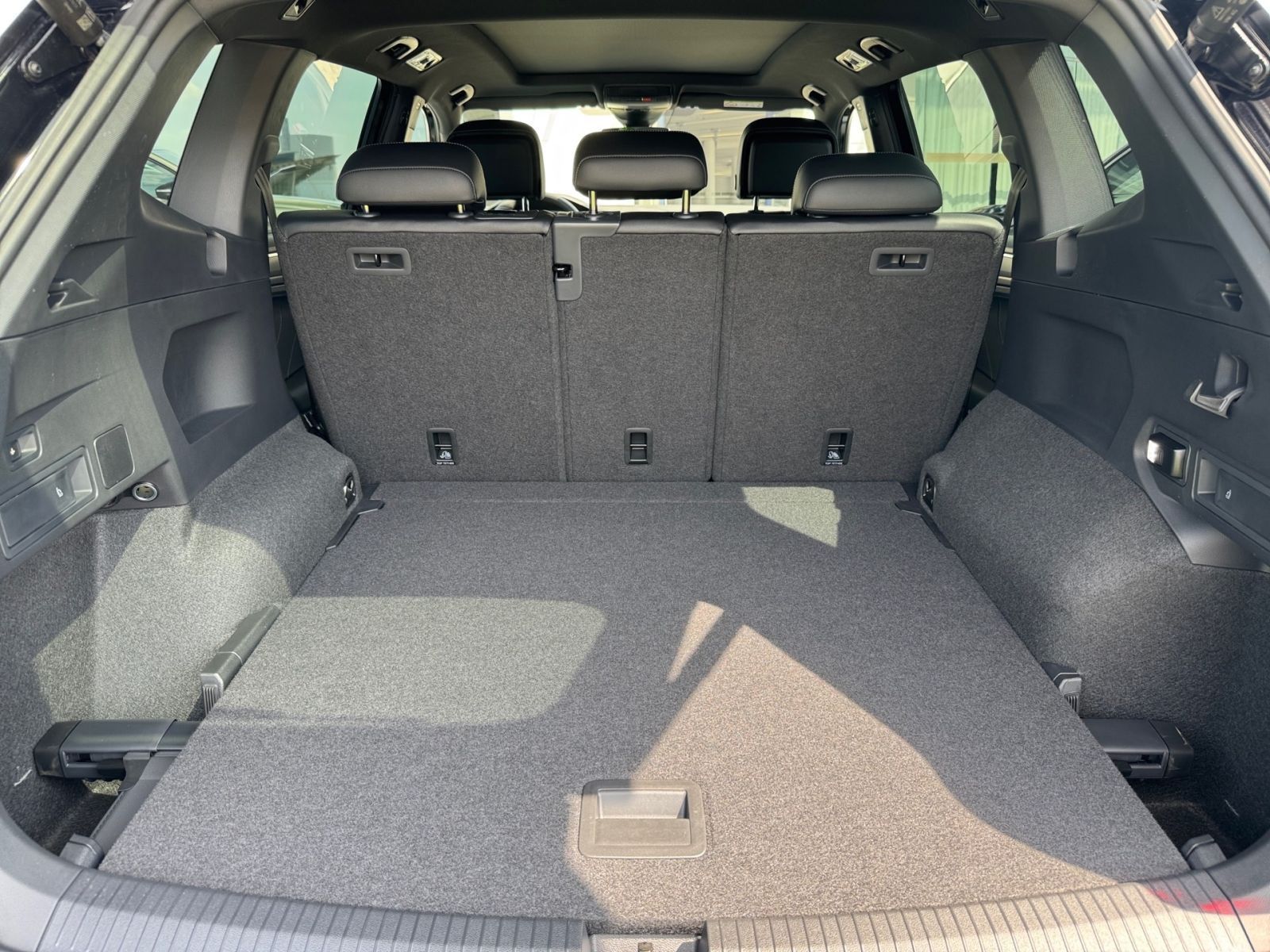 Fahrzeugabbildung Volkswagen Tiguan Allspace R-Line 2.0 TDI SCR 4MOTION 147kW
