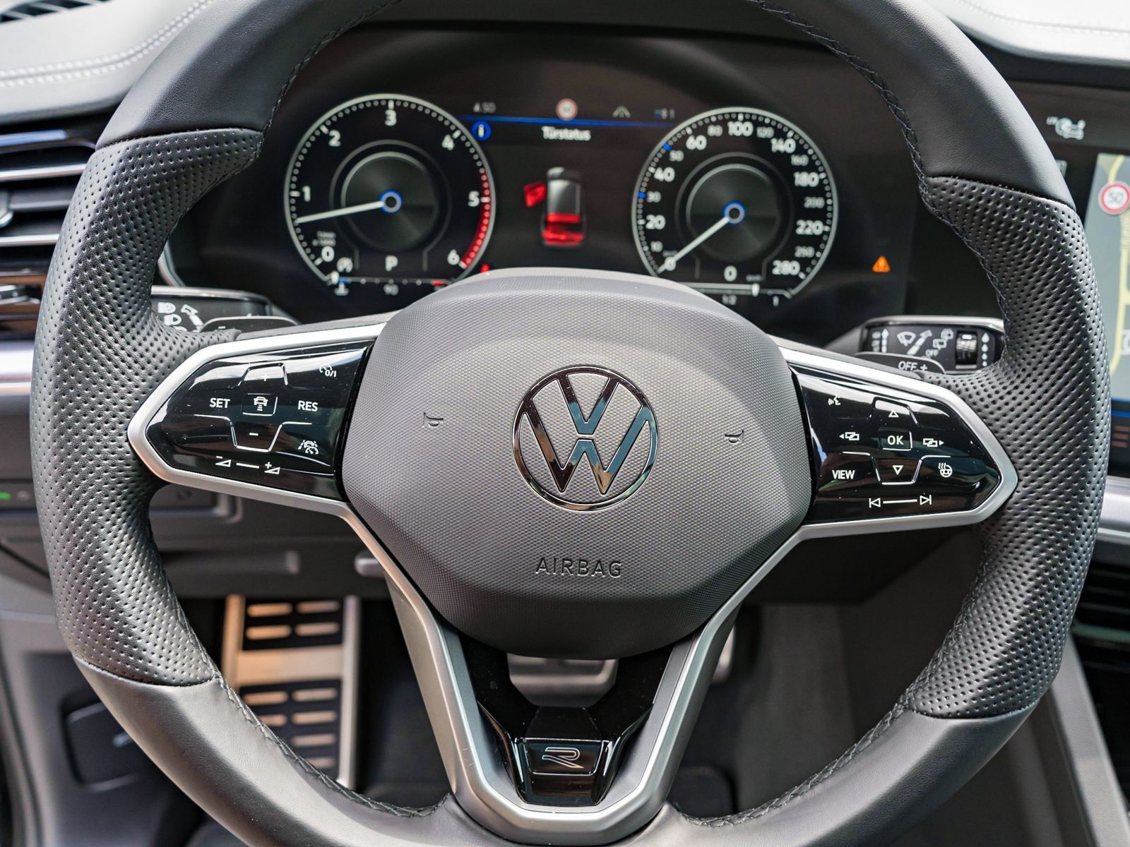 Fahrzeugabbildung Volkswagen Touareg R-Line 3.0TDI Leder LED PANO Standhz AHK