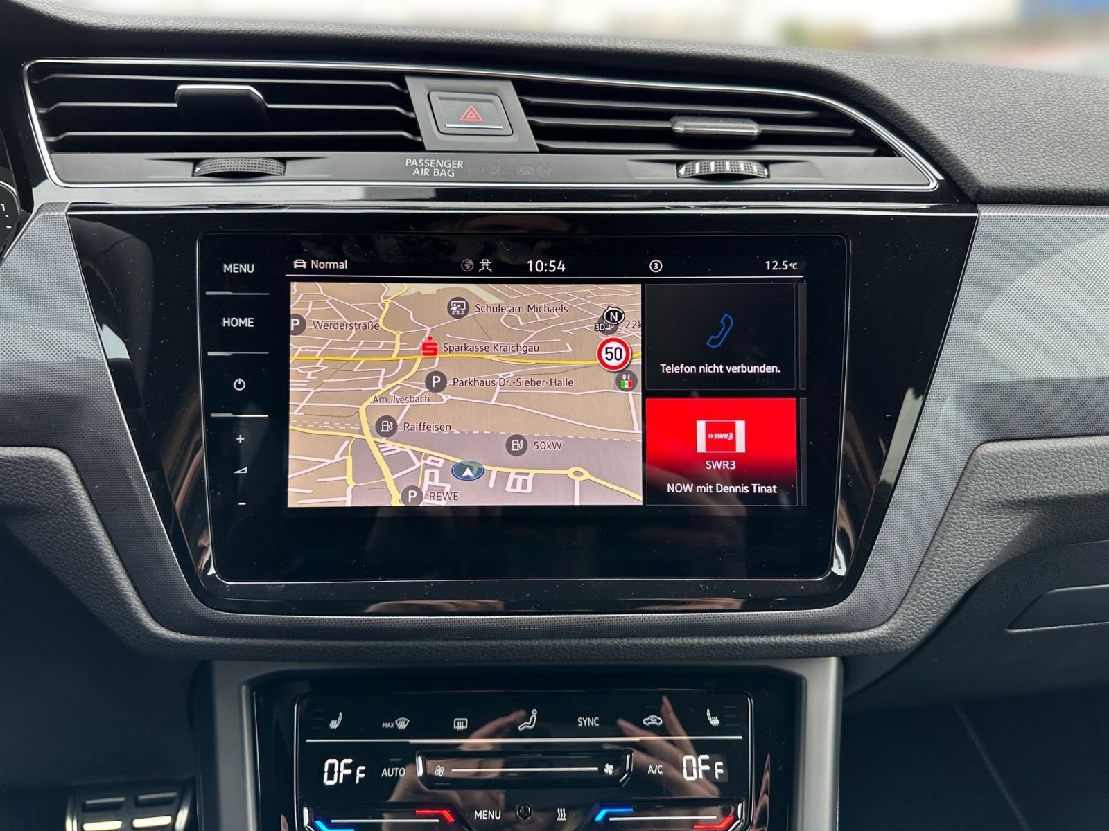 Fahrzeugabbildung Volkswagen Touran Highline 2,0 l TDI SCR 150PS ACC NAVI RFK