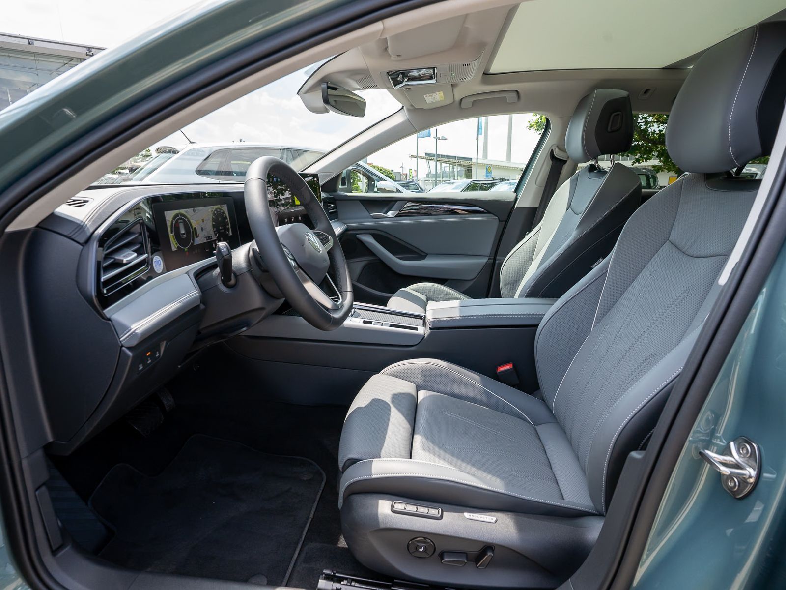 Fahrzeugabbildung Volkswagen Passat Variant Elegance 2.0 TDI DSG LED AHK PANO