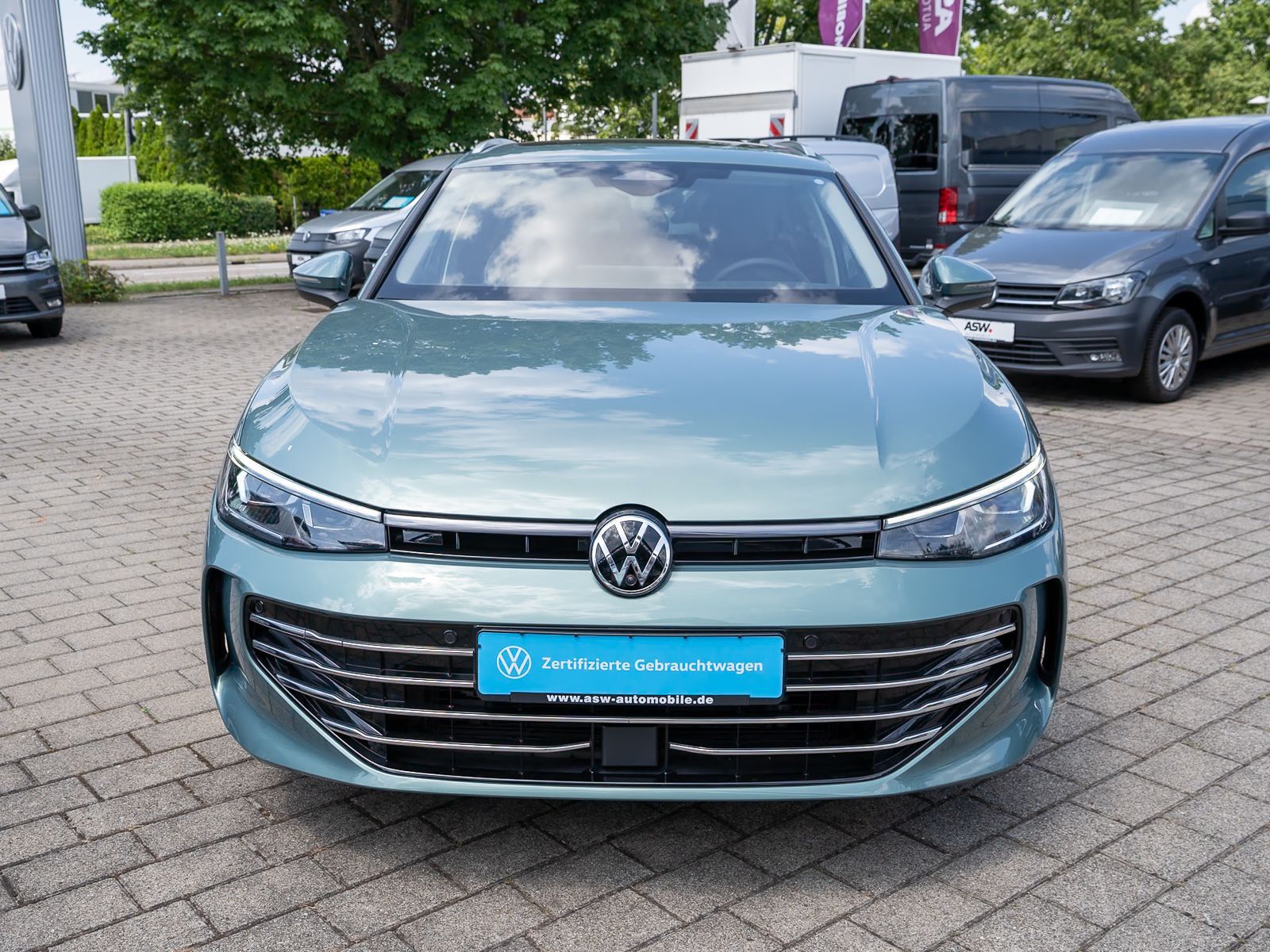 Fahrzeugabbildung Volkswagen Passat Variant Elegance 2.0 TDI DSG LED AHK PANO