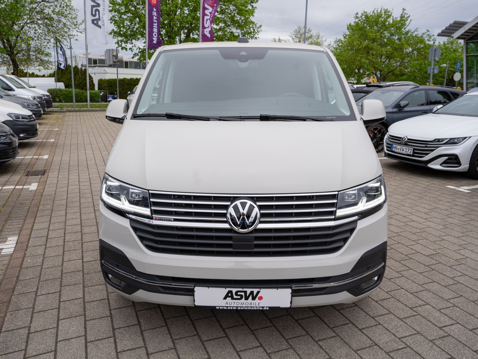 Fahrzeugabbildung Volkswagen T6.1 Multivan Highline 4M 2.0 TDI DSG NAVI AHK