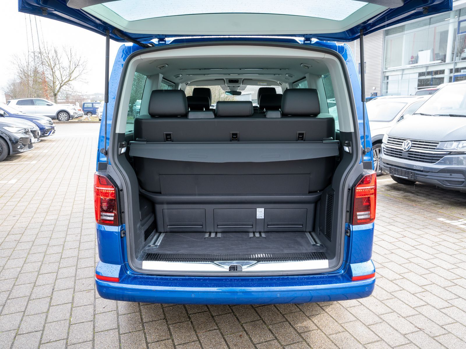 Fahrzeugabbildung Volkswagen T6.1 Multivan Highline 4M 2.0 TDI DSG LEDER ACC