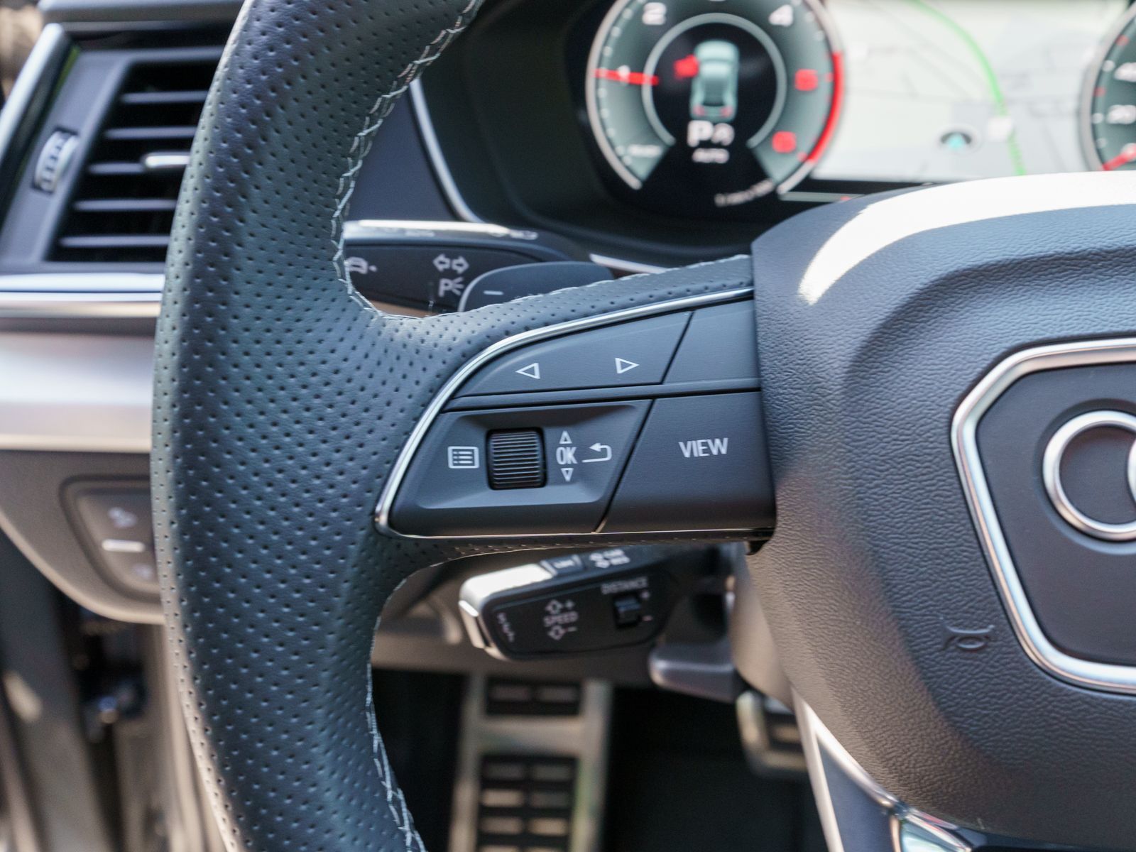 Fahrzeugabbildung Audi Q5 S line 40TDI quattr Stron Navi Matrix StandHz