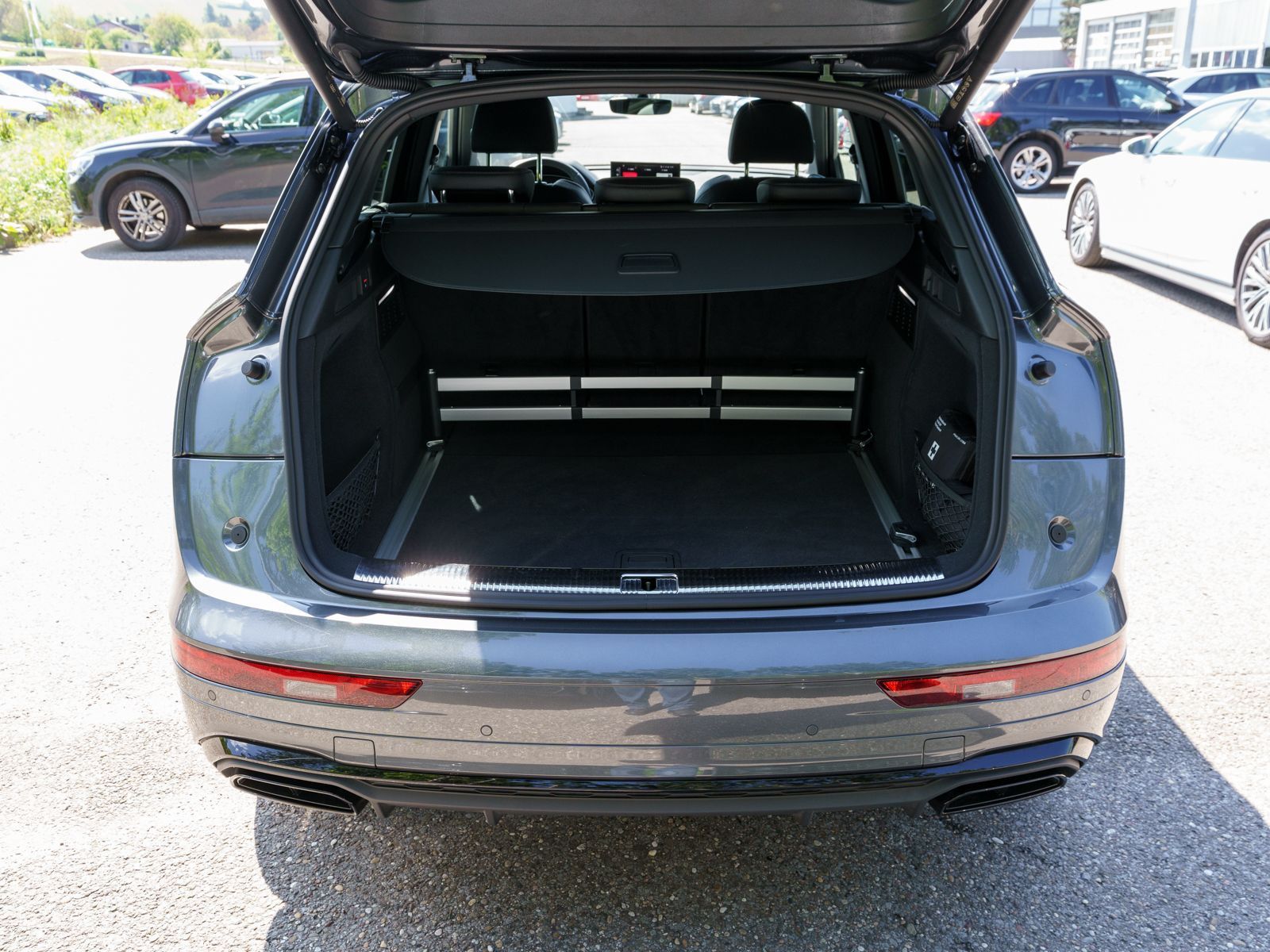 Fahrzeugabbildung Audi Q5 S line 40TDI quattr Stron Navi Matrix StandHz