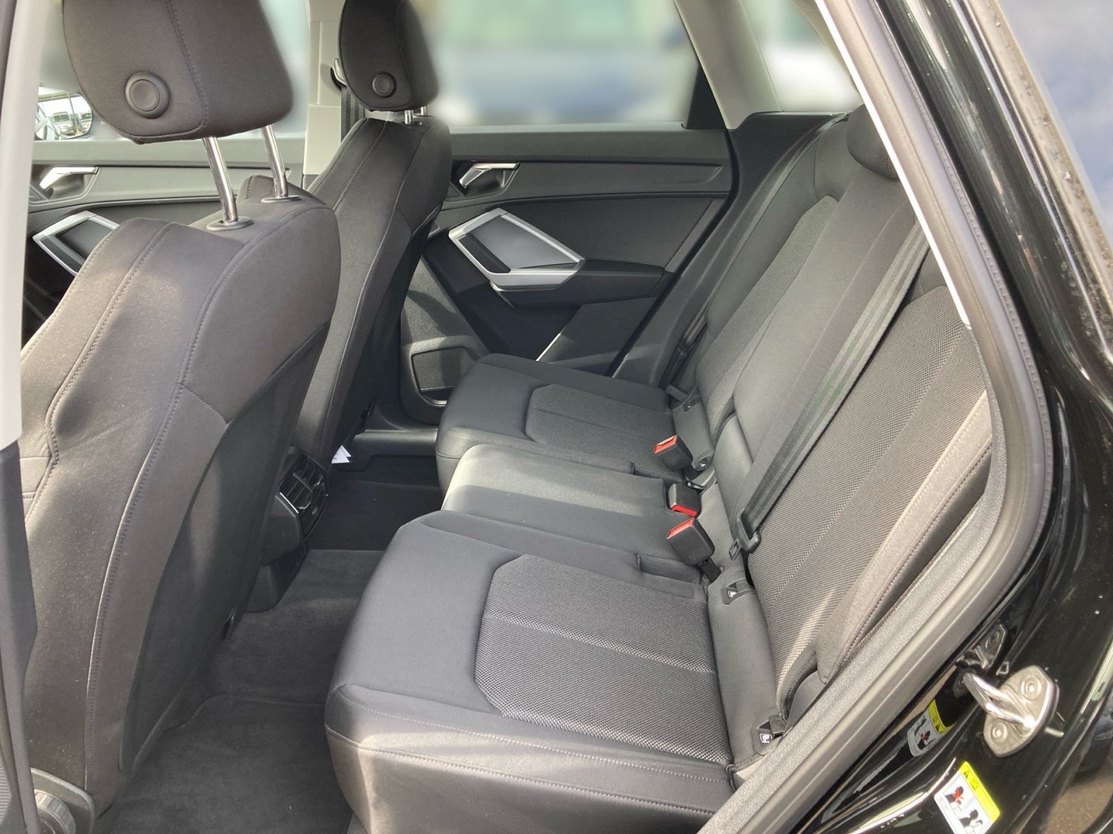 Fahrzeugabbildung Audi Q3 advanced 35 TDI S tronic Navi LED ACC Kamera