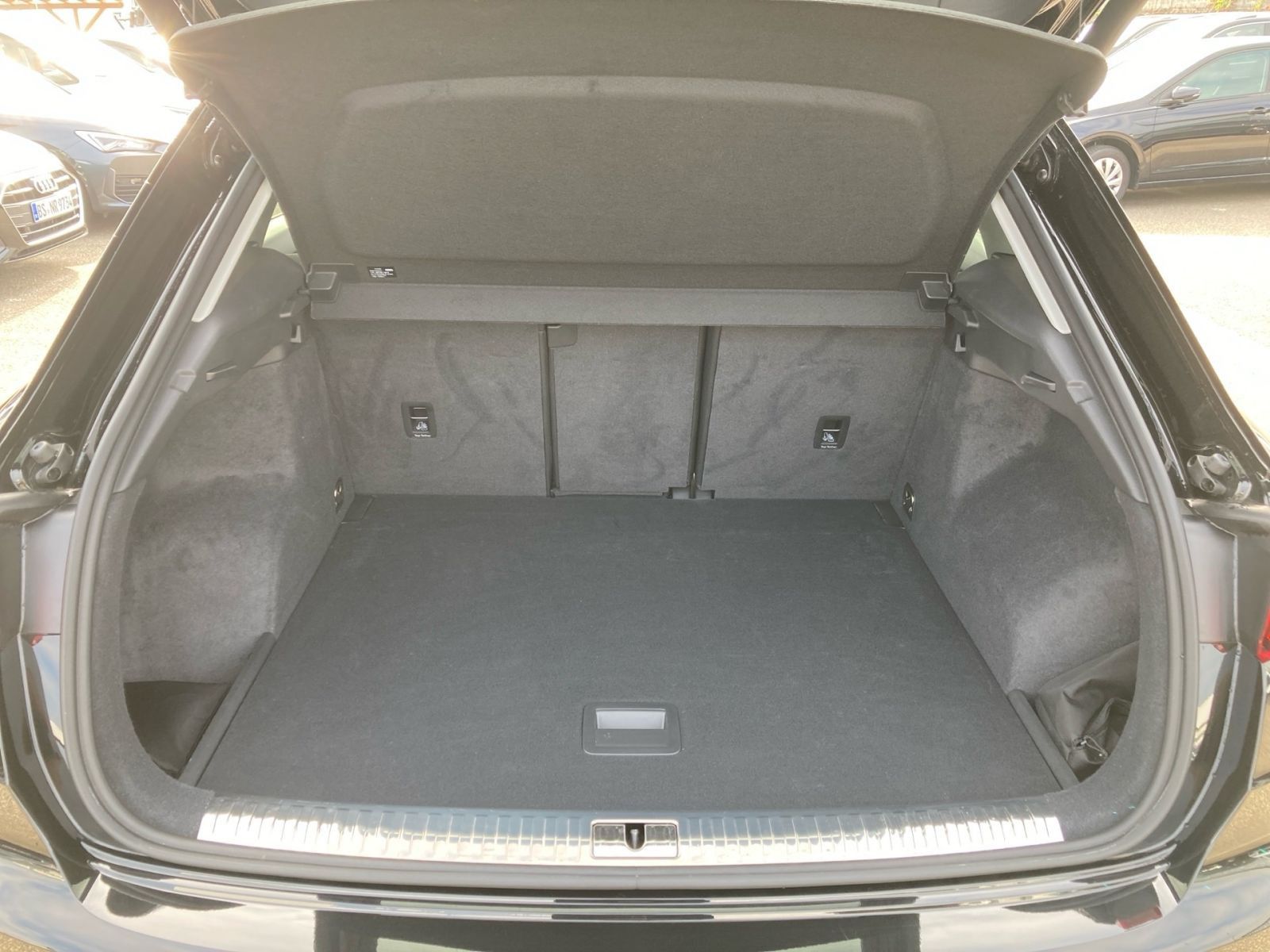 Fahrzeugabbildung Audi Q3 advanced 35 TDI S tronic Navi LED ACC Kamera