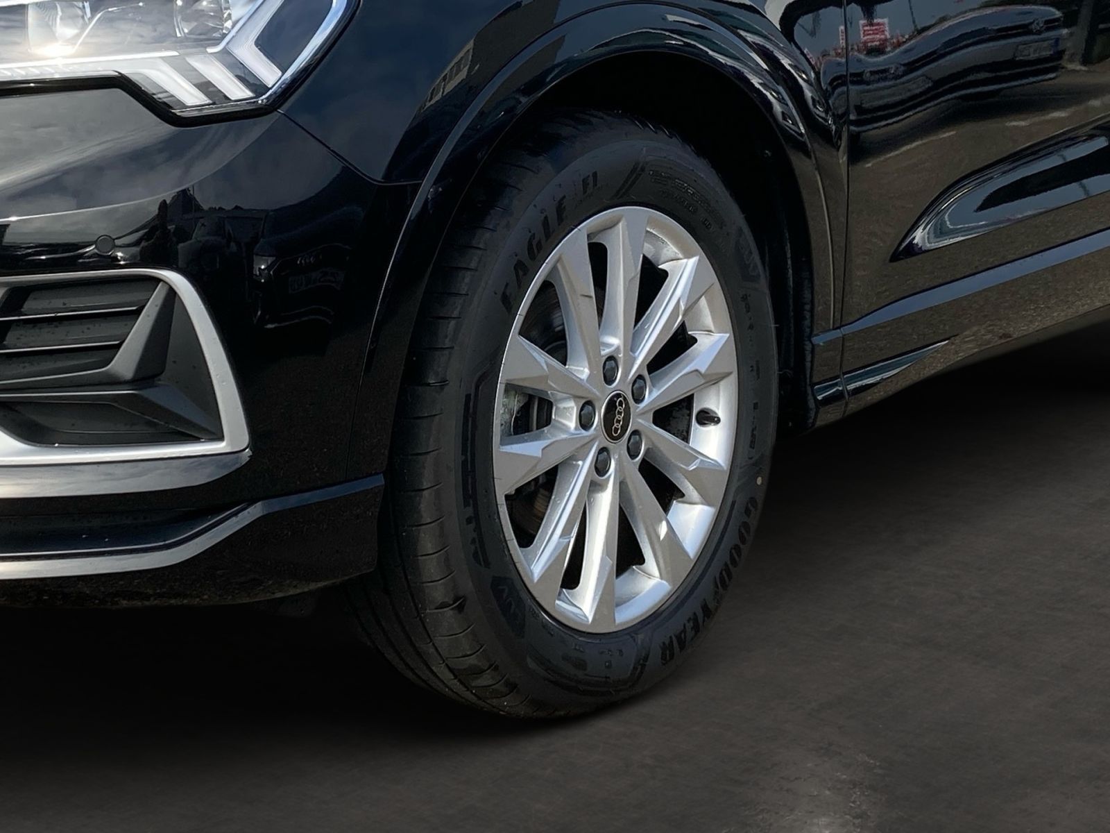 Fahrzeugabbildung Audi Q3 advanced 35 TDI S tronic Navi LED ACC Kamera