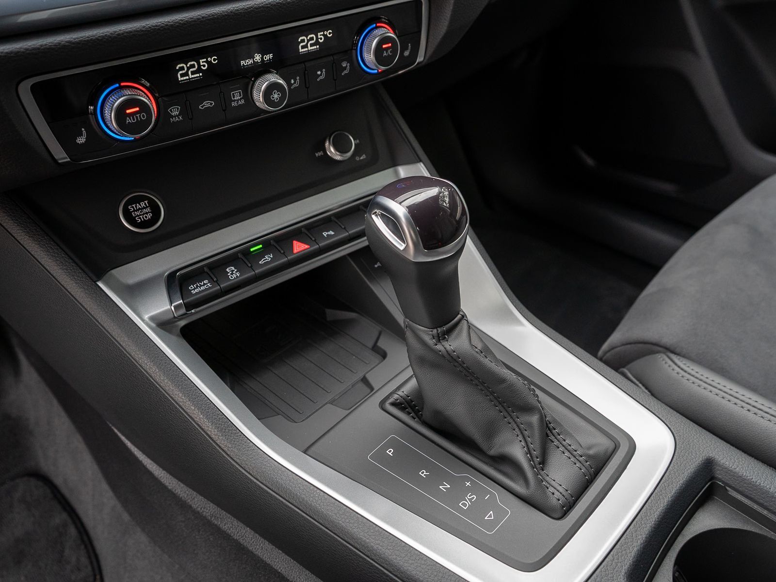 Fahrzeugabbildung Audi Q3 Sportback TFSI e S line 45 Stron Navi LED AHK