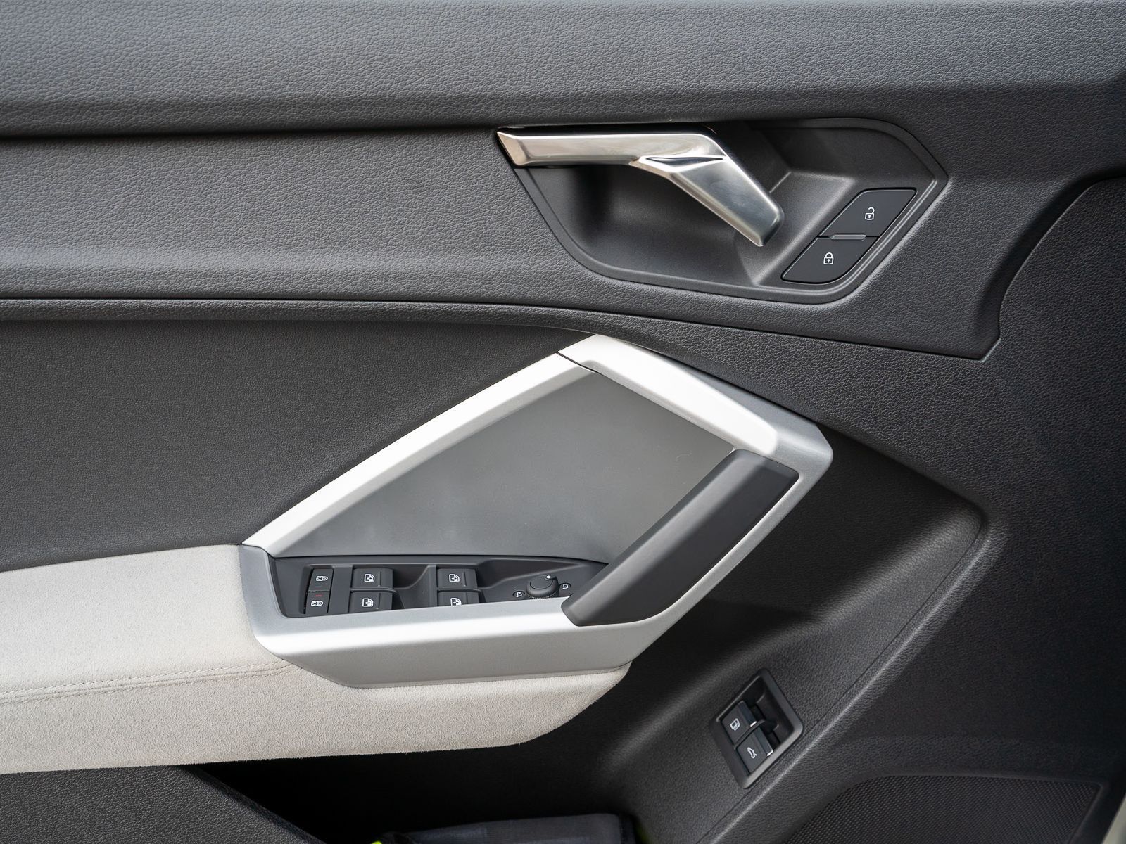 Fahrzeugabbildung Audi Q3 Sportback TFSI e S line 45 Stron Navi LED AHK