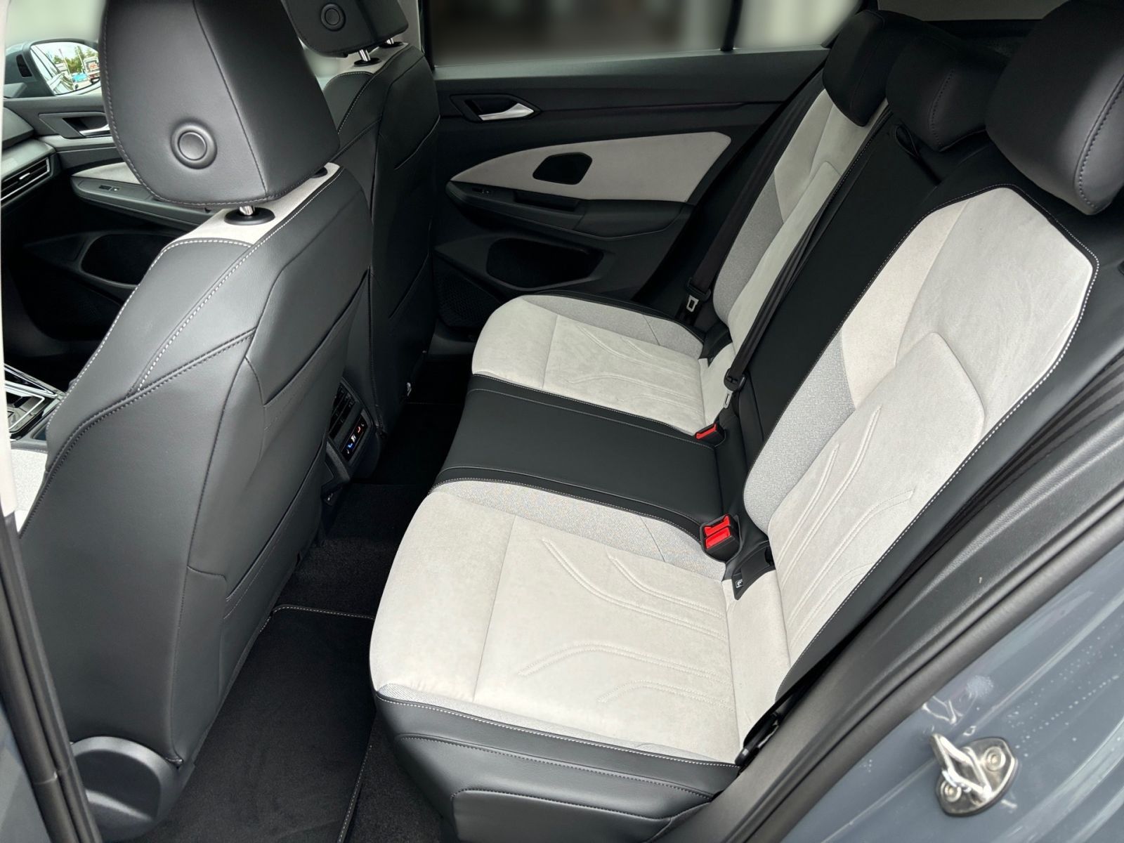 Fahrzeugabbildung Volkswagen Golf Style 1.5 eTSI OPF DSG | *Standheizung*
