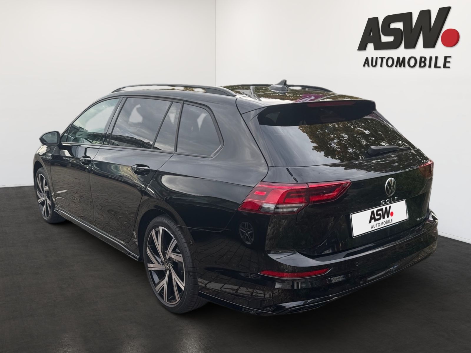 Fahrzeugabbildung Volkswagen Golf Variant R-Line 2.0 TSI 4M DSG LED NAVI ACC
