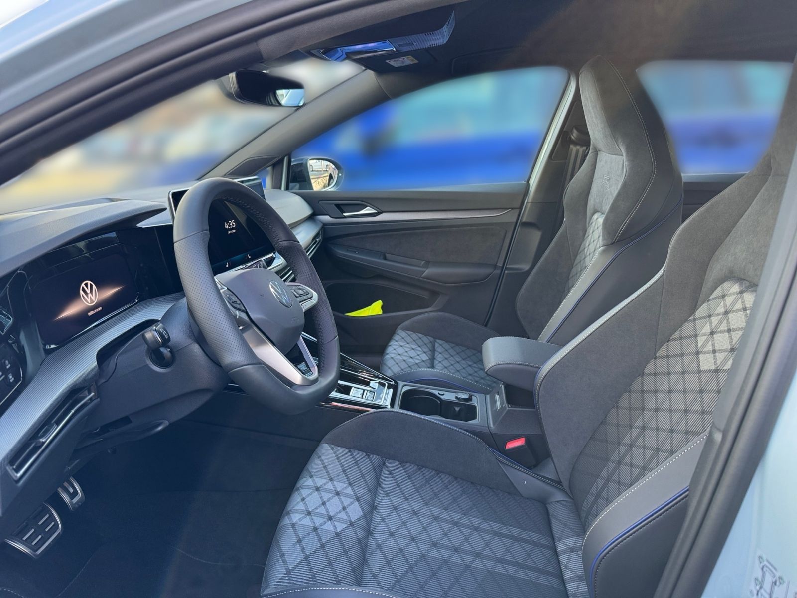 Fahrzeugabbildung Volkswagen Golf R-Line 1.5 eTSI 110 kW (150 PS) DSG | *AHK*