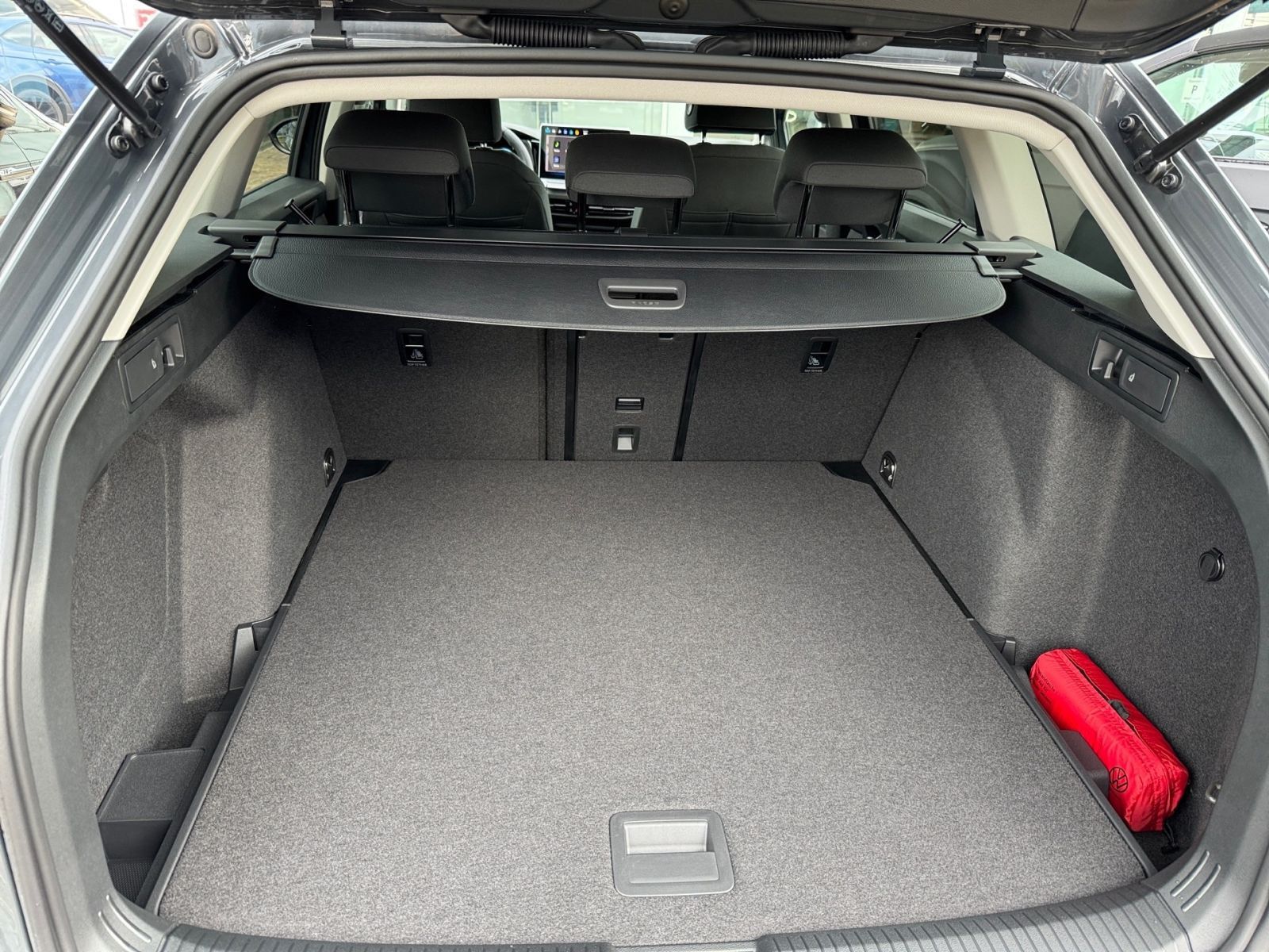 Fahrzeugabbildung Volkswagen Golf Variant Life 1.5 TSI 85 kW (116 PS) 6-Gang