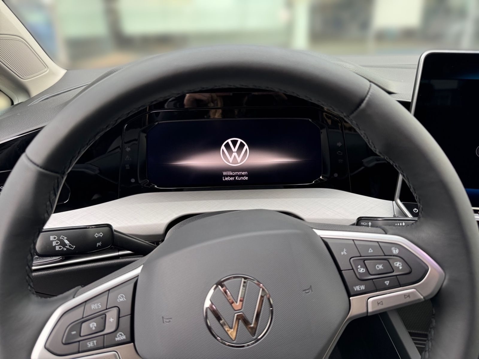 Fahrzeugabbildung Volkswagen Golf Variant Life 1.5 TSI 85 kW (116 PS) 6-Gang