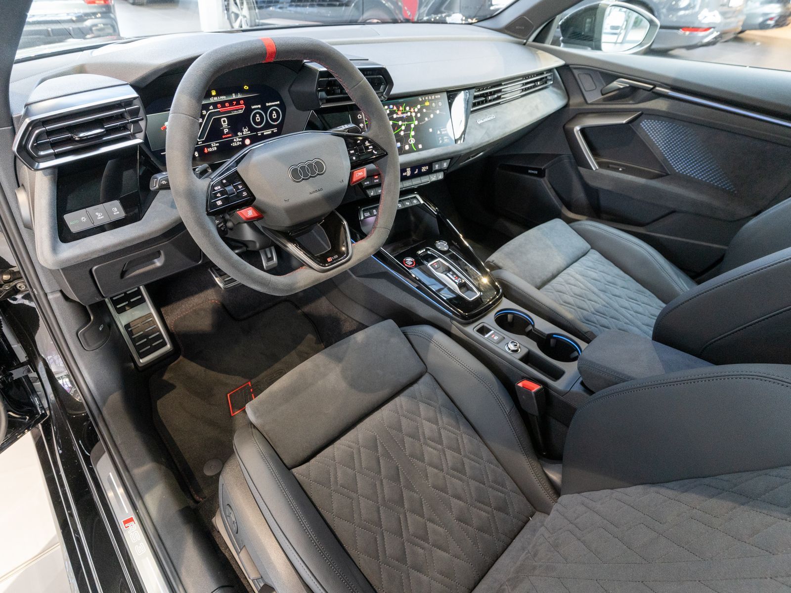 Fahrzeugabbildung Audi RS 3 Sportback Head-Up-Display 360° Kamera PANO