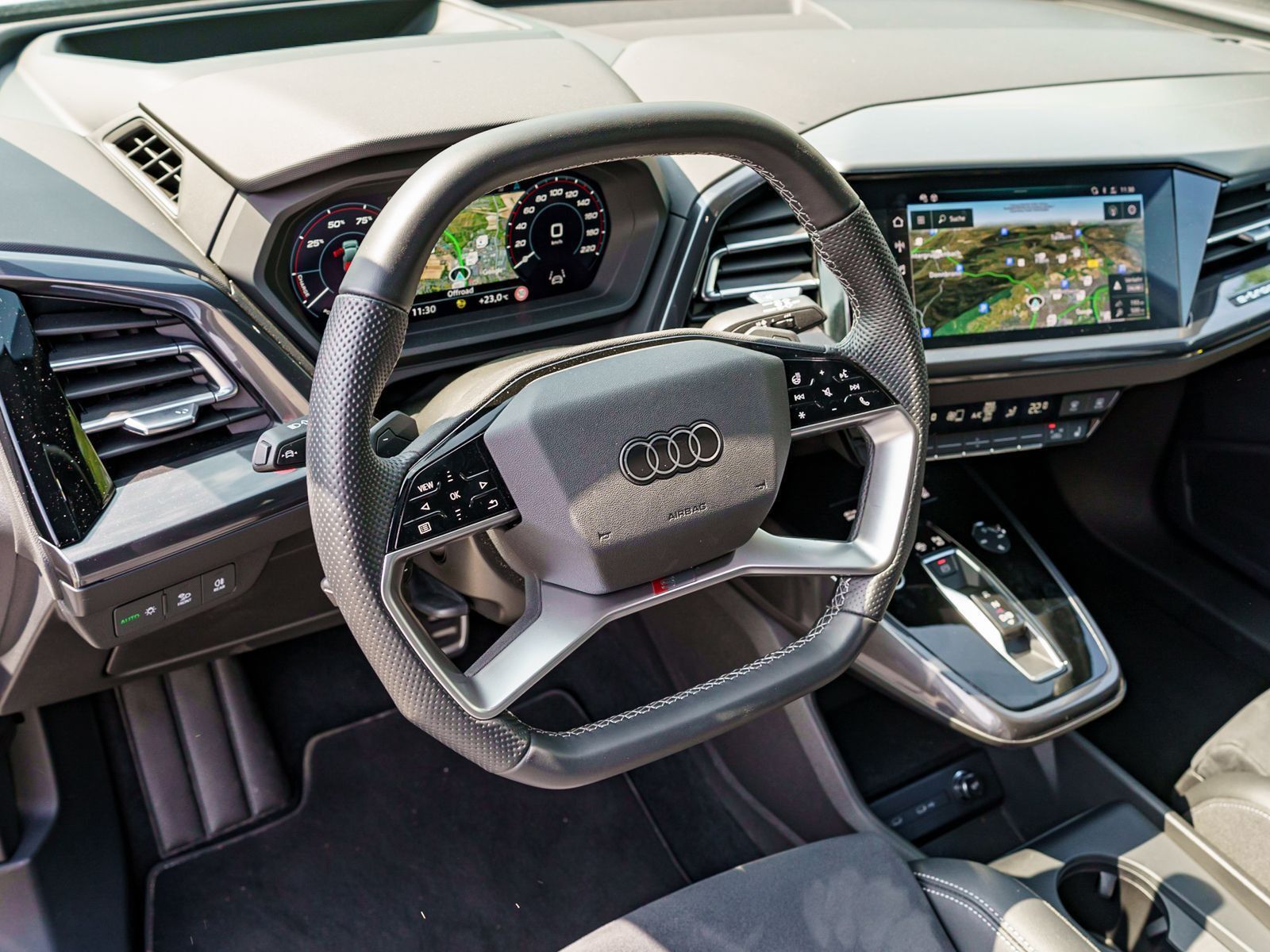 Fahrzeugabbildung Audi Q4 e-tron 50 quattro S line Matrix Navi SHZ