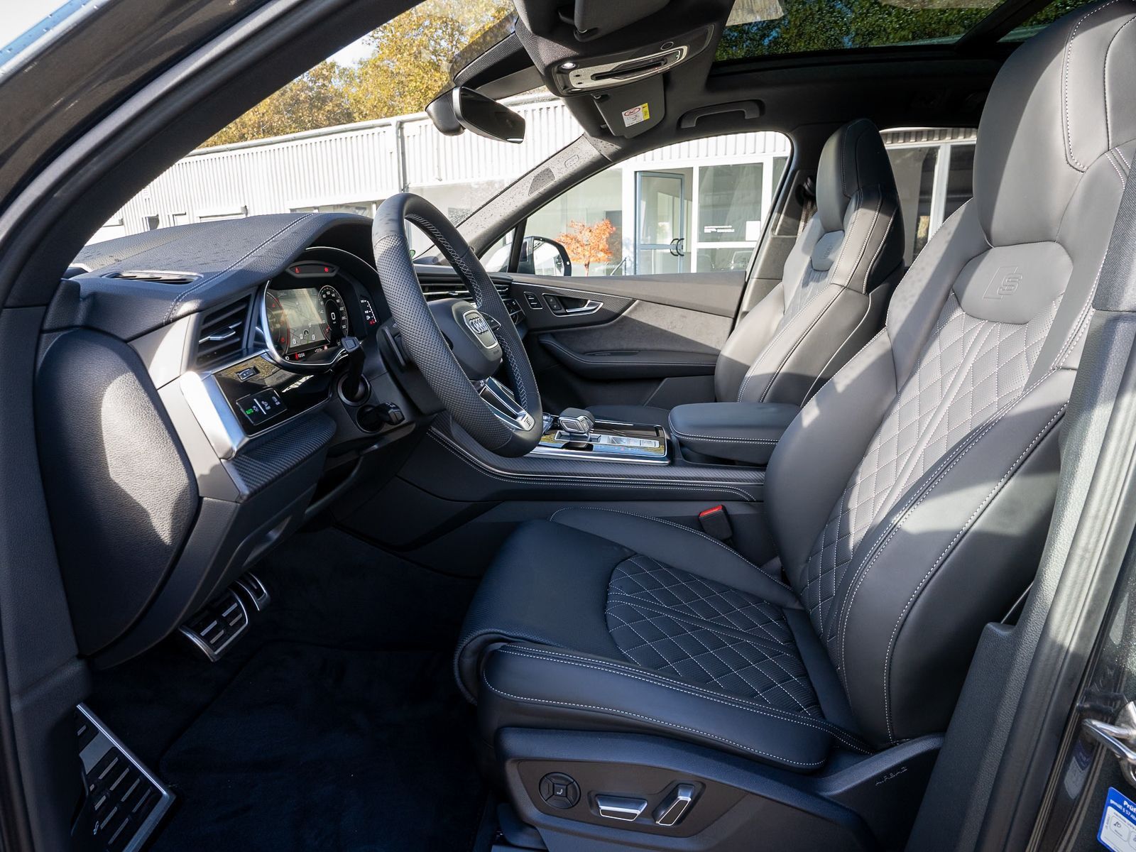 Fahrzeugabbildung Audi Q7 S line 50TDI quattro Navi Matrix StandHz Pano