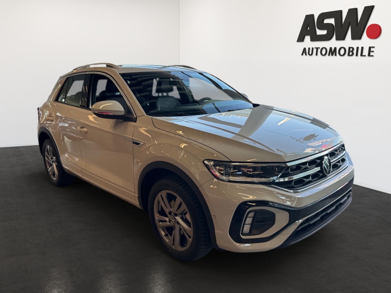 Fahrzeugabbildung Volkswagen T-Roc R-Line 1.5 TSI DSG *Ganzjahresreifen*
