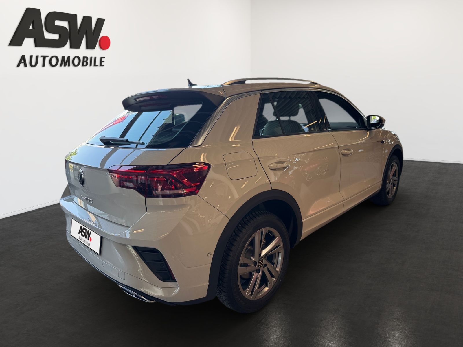 Fahrzeugabbildung Volkswagen T-Roc R-Line 1.5 TSI DSG *Ganzjahresreifen*