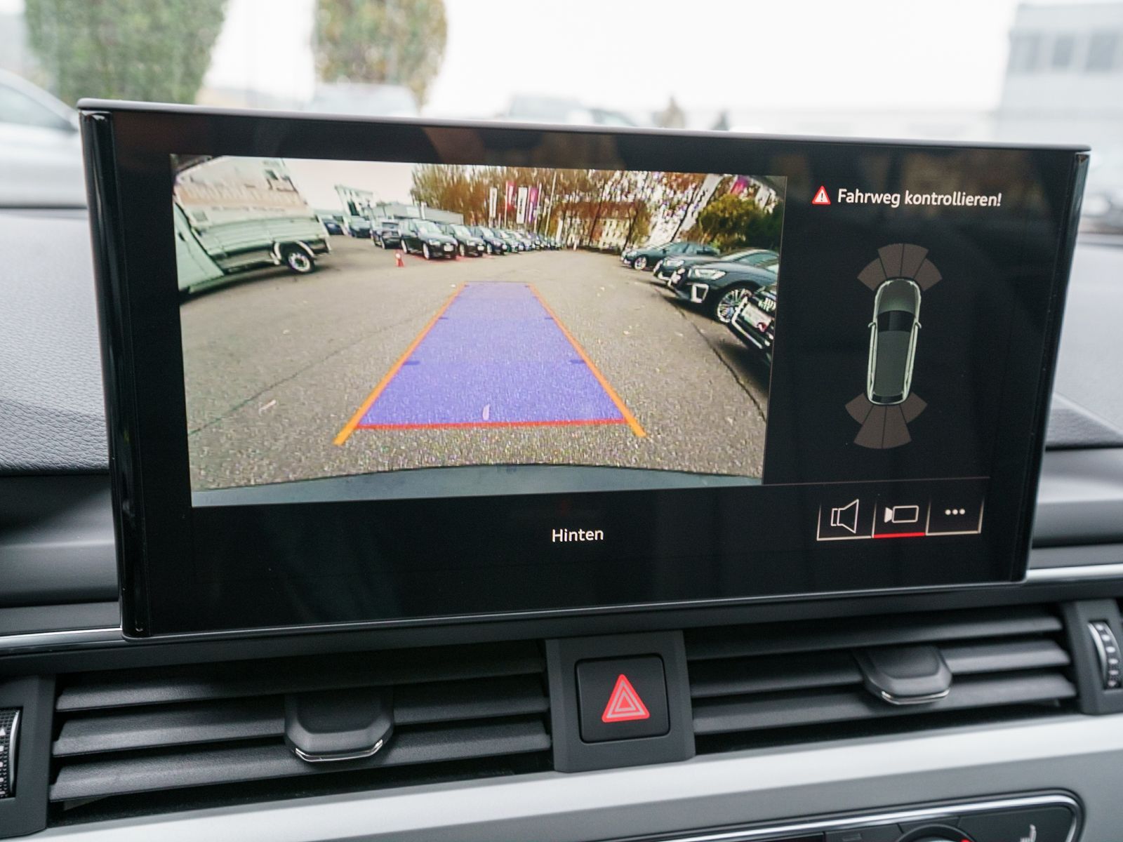 Fahrzeugabbildung Audi A4 Avant S line 40TDI quattro Nav LED RFK ACC VC