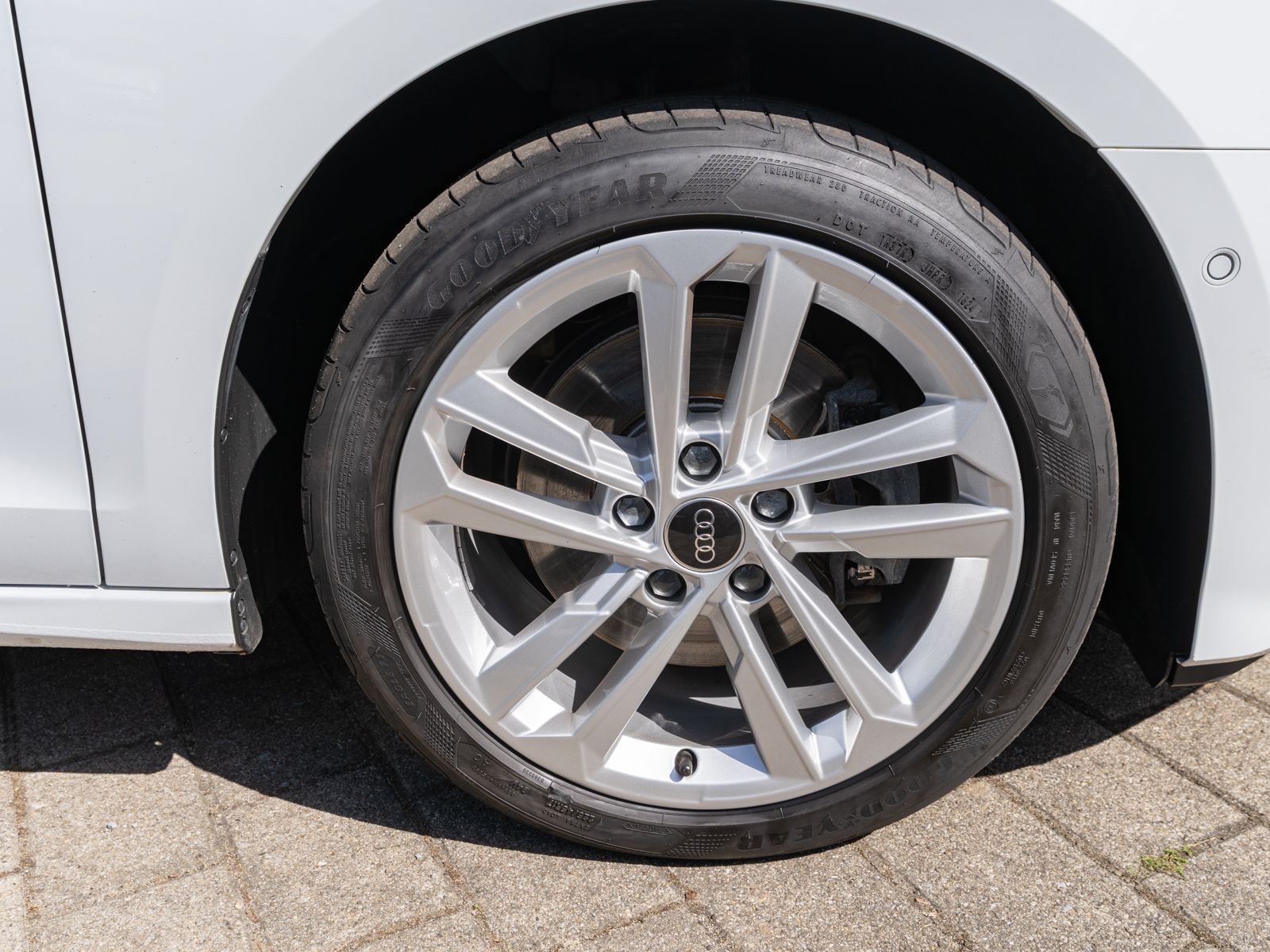 Fahrzeugabbildung Audi A3 Sportback 40 TFSI e Stronic LED Navi SHZ RFK