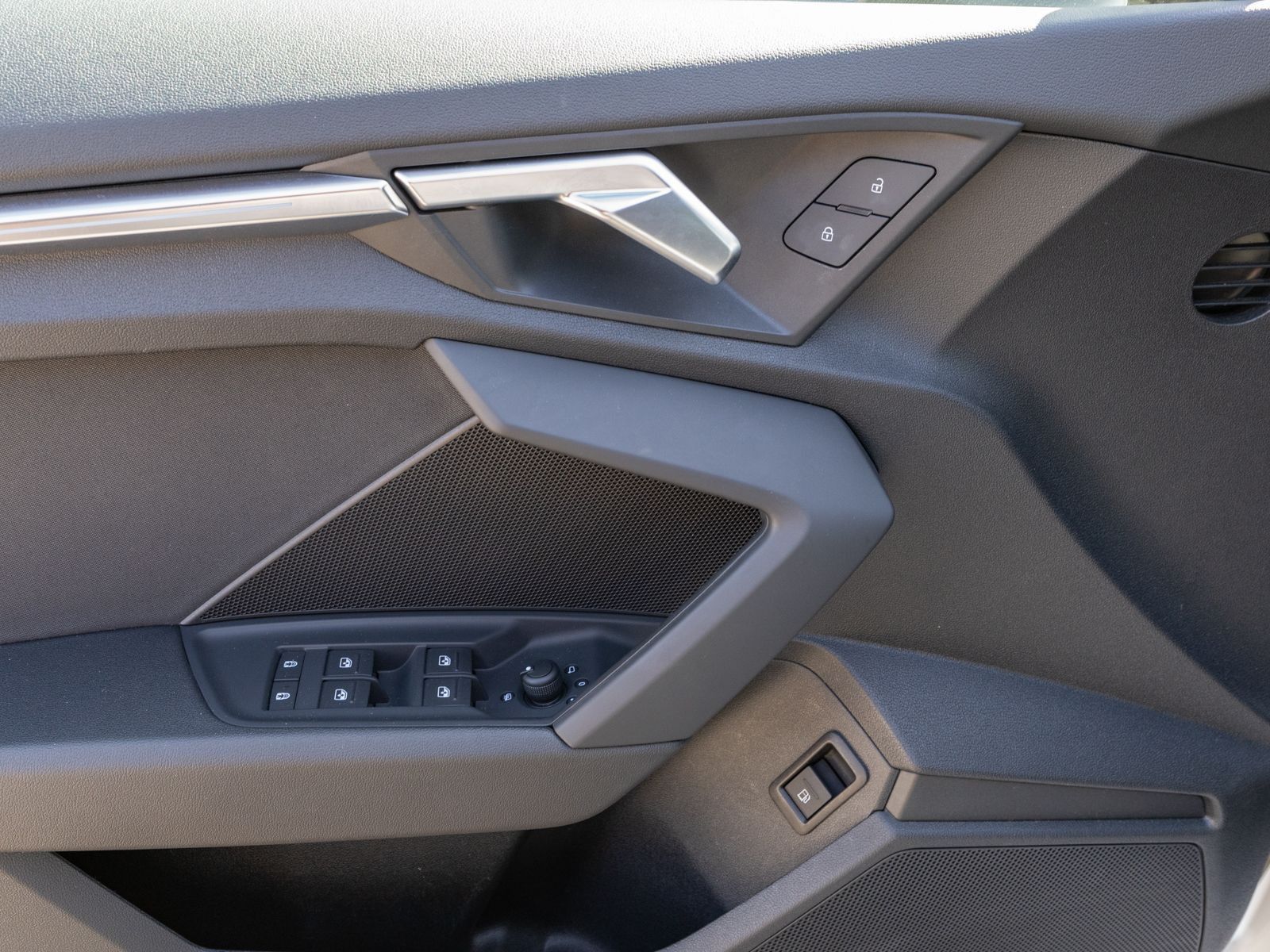 Fahrzeugabbildung Audi A3 Sportback 40 TFSI e Stronic LED Navi SHZ RFK