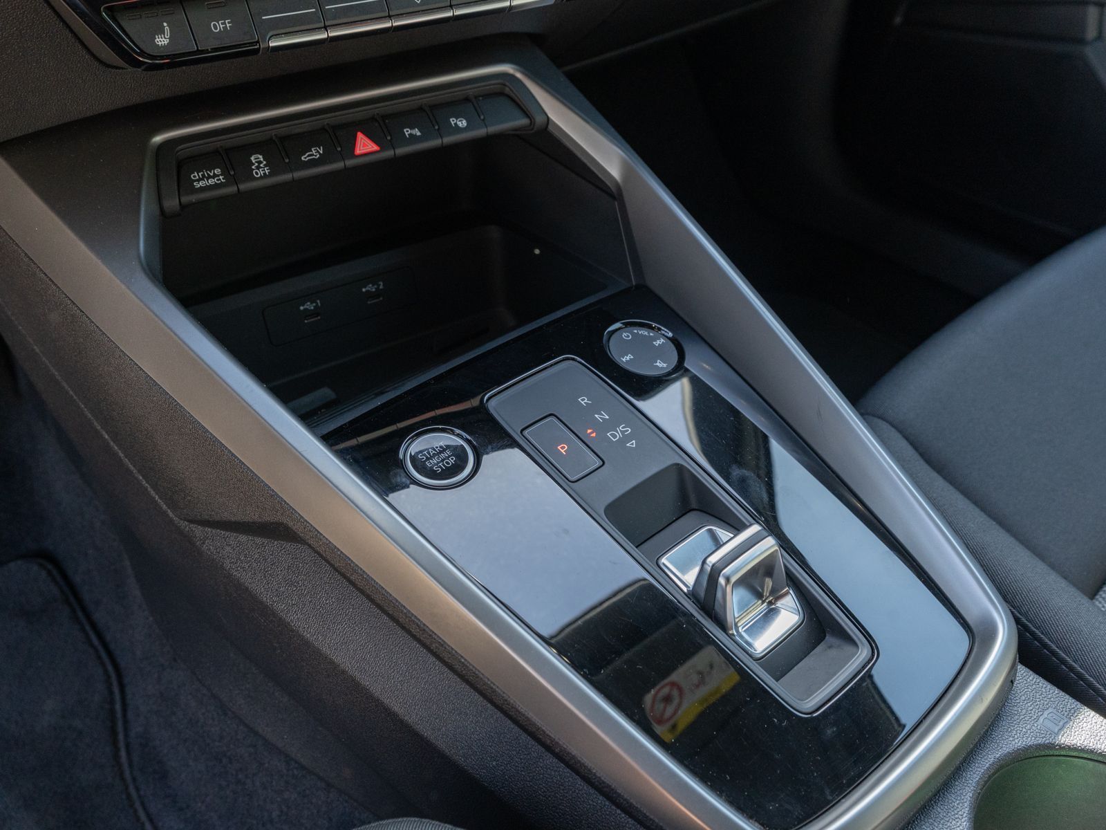 Fahrzeugabbildung Audi A3 Sportback 40 TFSI e Stronic LED Navi SHZ RFK