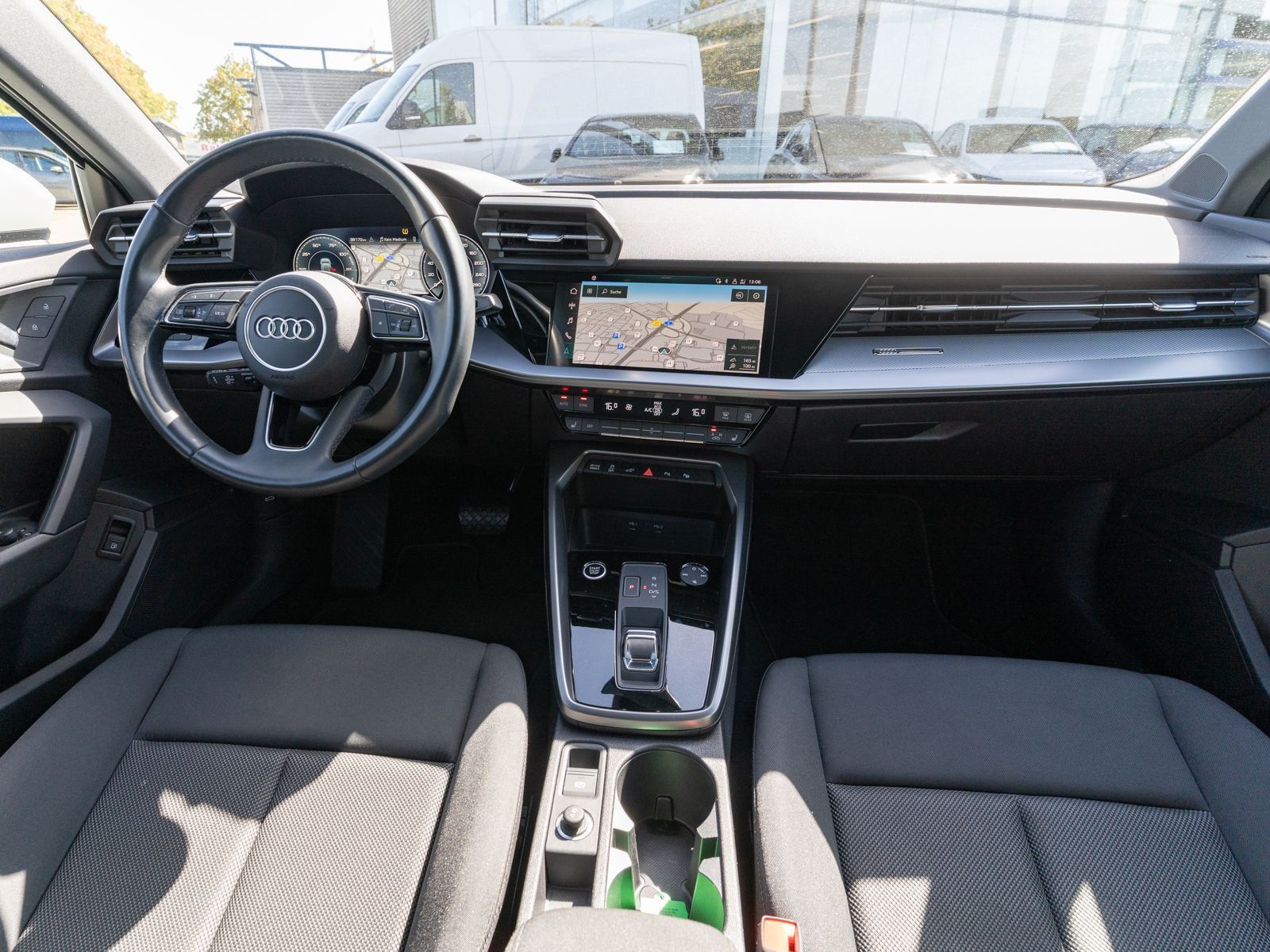 Fahrzeugabbildung Audi A3 Sportback 40 TFSI e Stronic LED Navi SHZ RFK