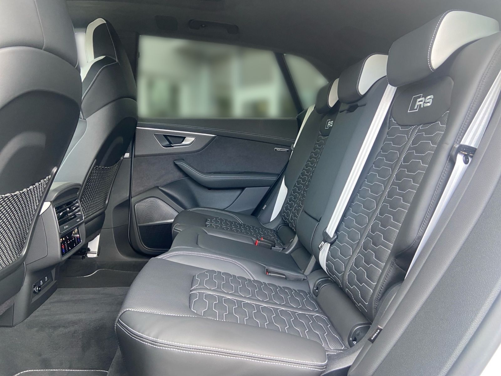 Fahrzeugabbildung Audi RS Q8 SUV 441(600) kW(PS) tiptronic