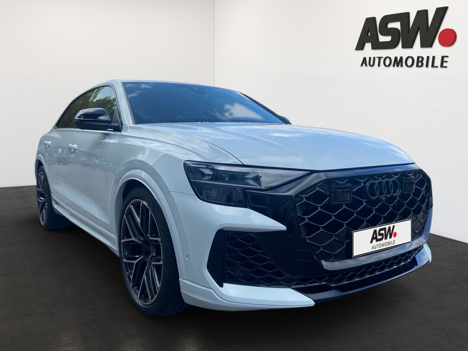 Fahrzeugabbildung Audi RS Q8 SUV 441(600) kW(PS) tiptronic
