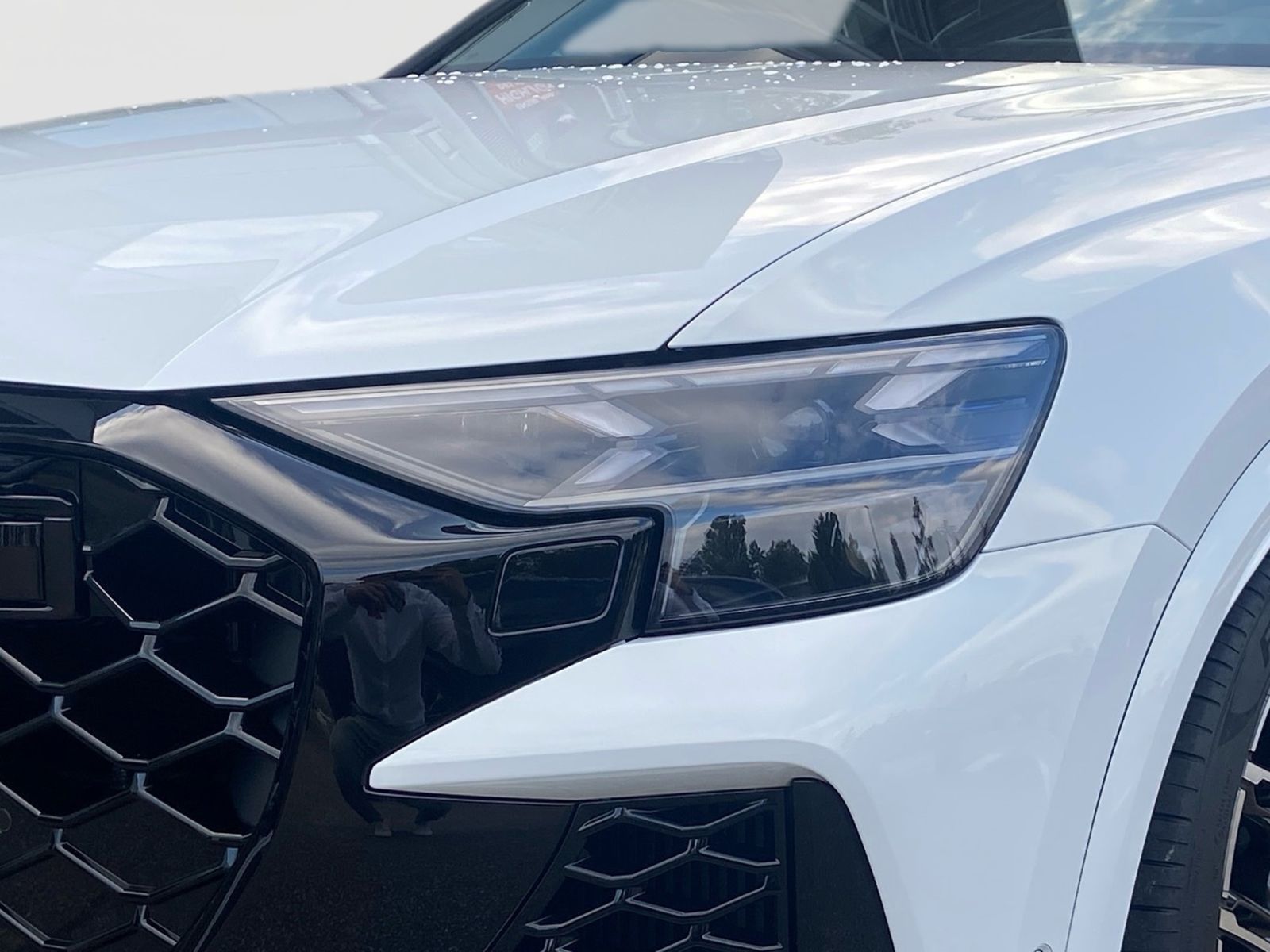 Fahrzeugabbildung Audi RS Q8 SUV 441(600) kW(PS) tiptronic