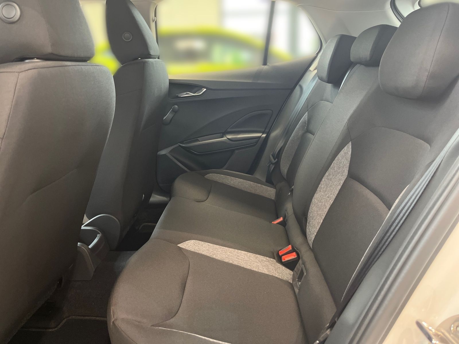 Fahrzeugabbildung SKODA Fabia Active 1,0MPI 65PS Bluetooth Klima PDC SHZ