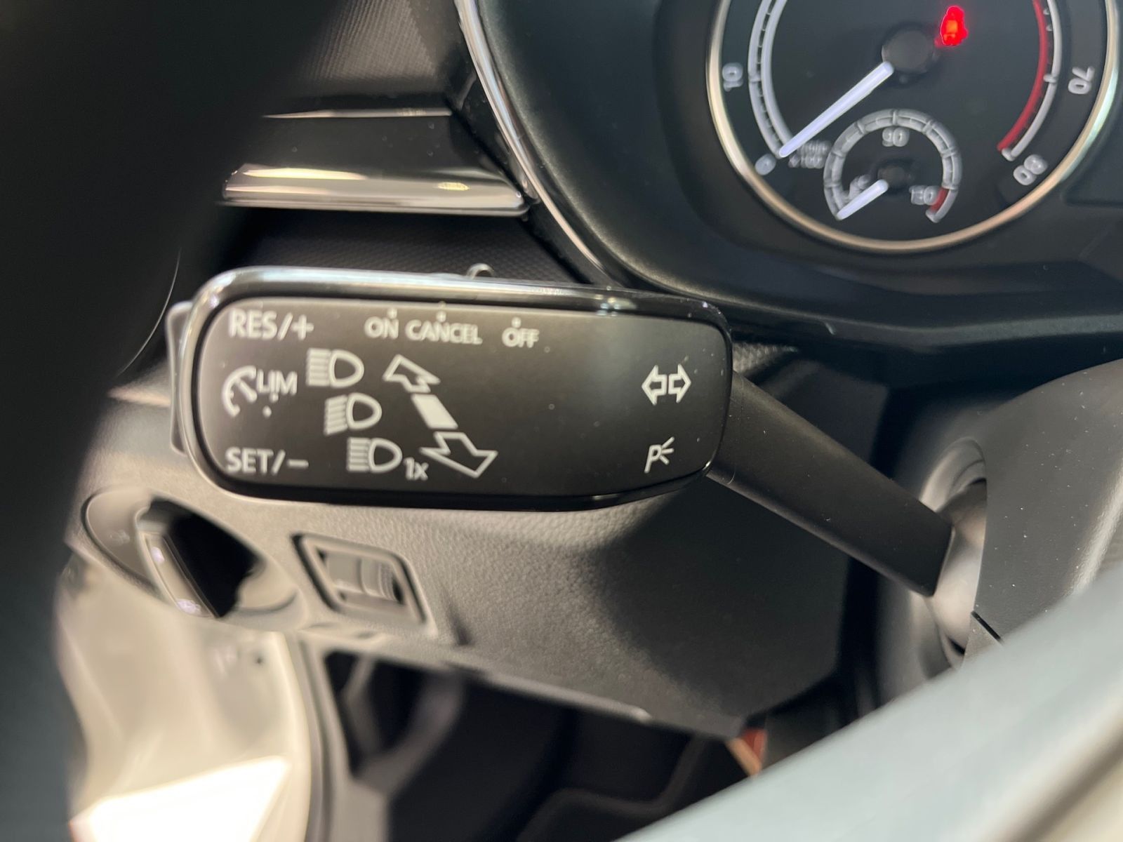 Fahrzeugabbildung SKODA Fabia Active 1,0MPI 65PS Bluetooth Klima PDC SHZ