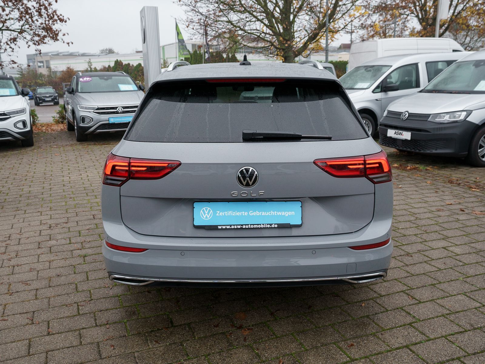 Fahrzeugabbildung Volkswagen Golf Variant Life MOVE 1.0 TSI LED NAVI RFK ACC