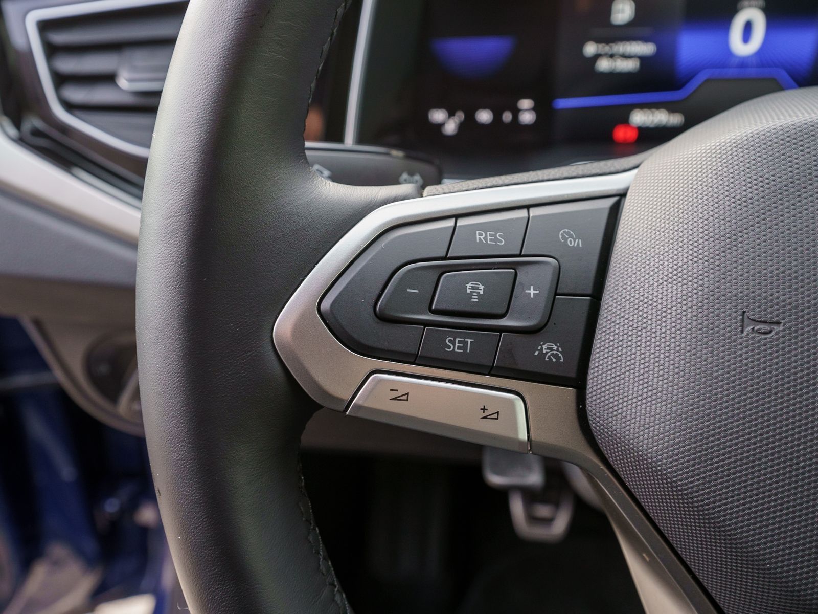 Fahrzeugabbildung Volkswagen Taigo MOVE 1.0TSI Navi LED ACC RFK AHK