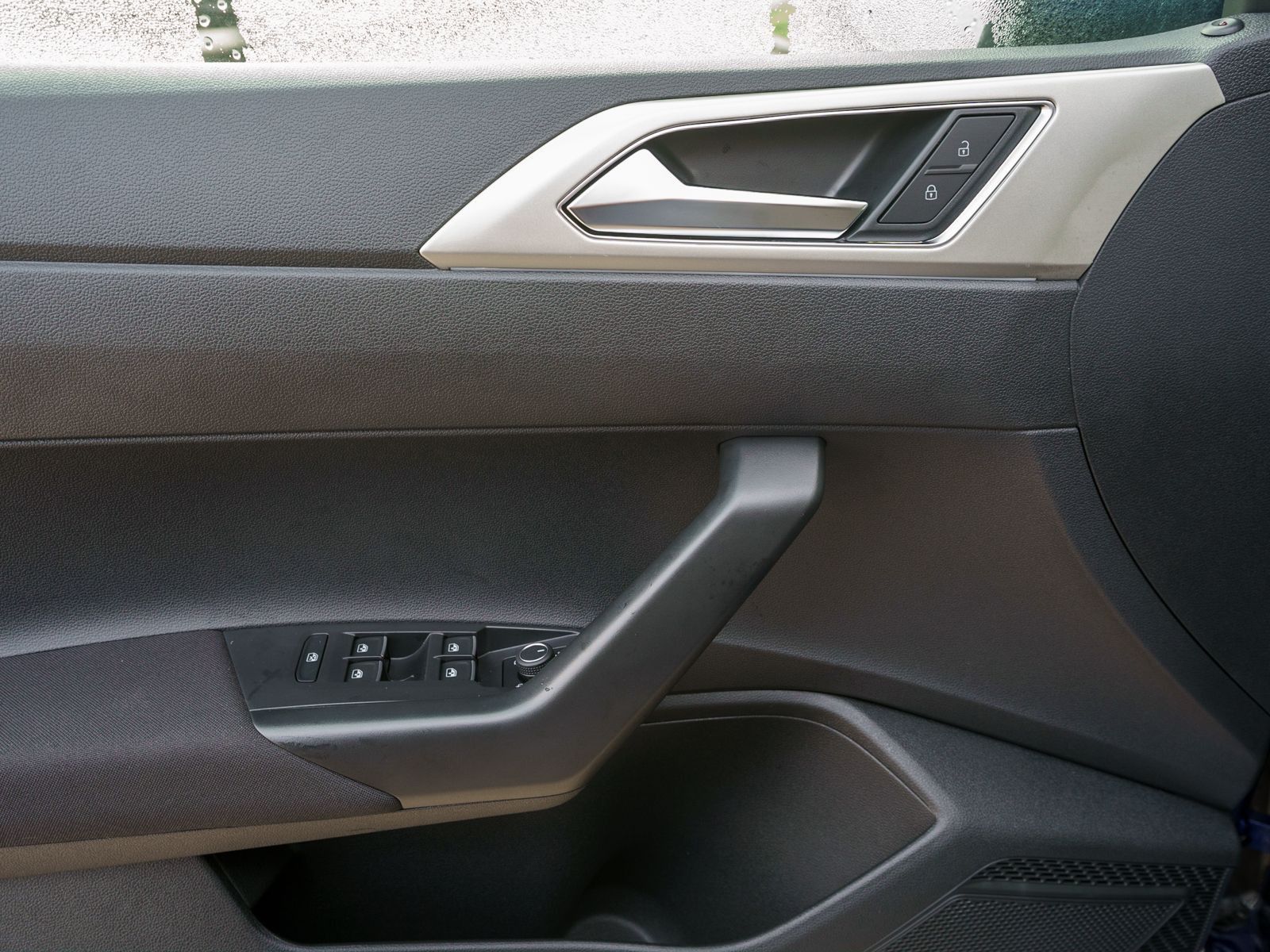 Fahrzeugabbildung Volkswagen Taigo MOVE 1.0TSI Navi LED ACC RFK AHK