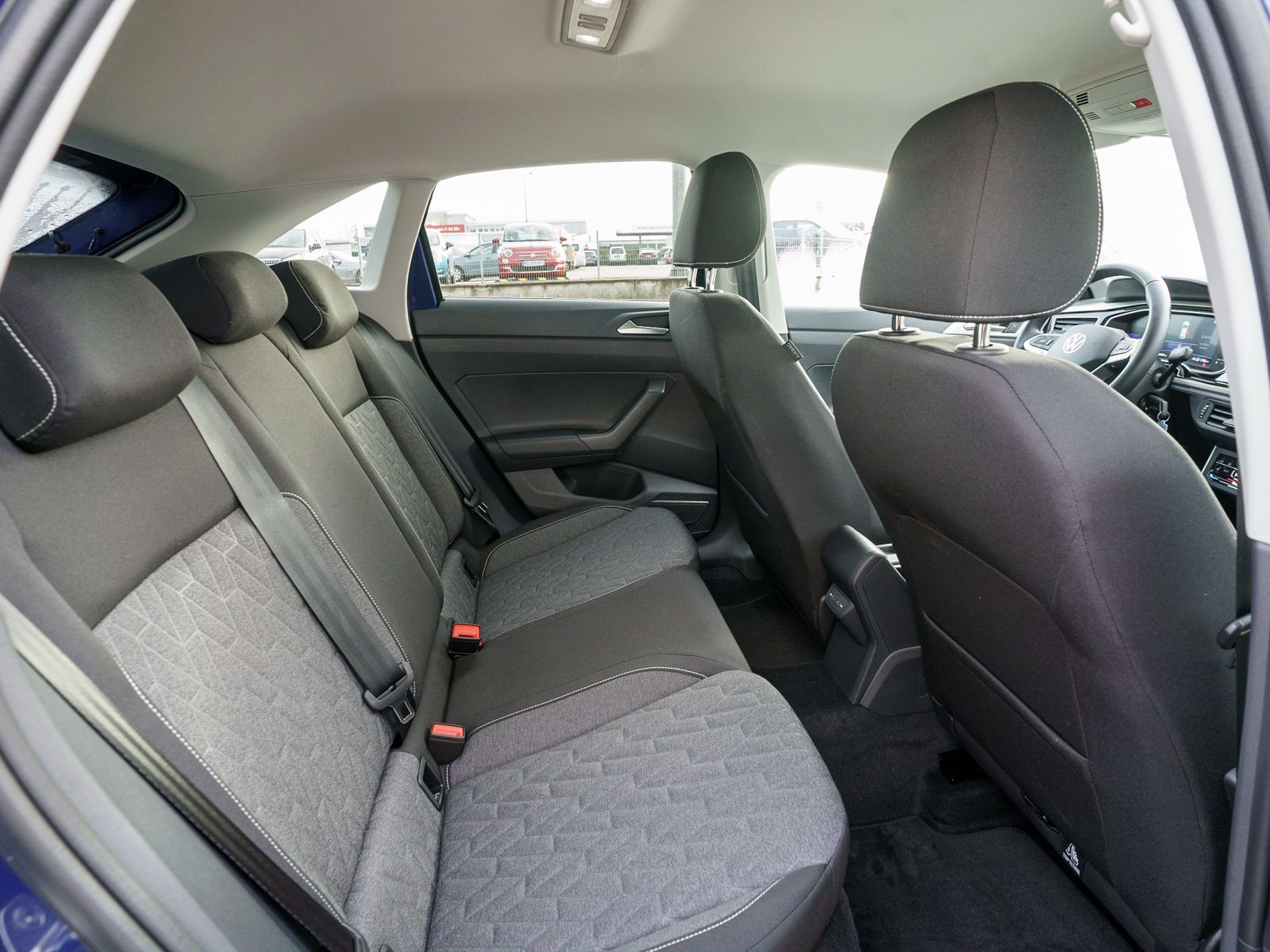 Fahrzeugabbildung Volkswagen Taigo MOVE 1.0TSI Navi LED ACC RFK AHK