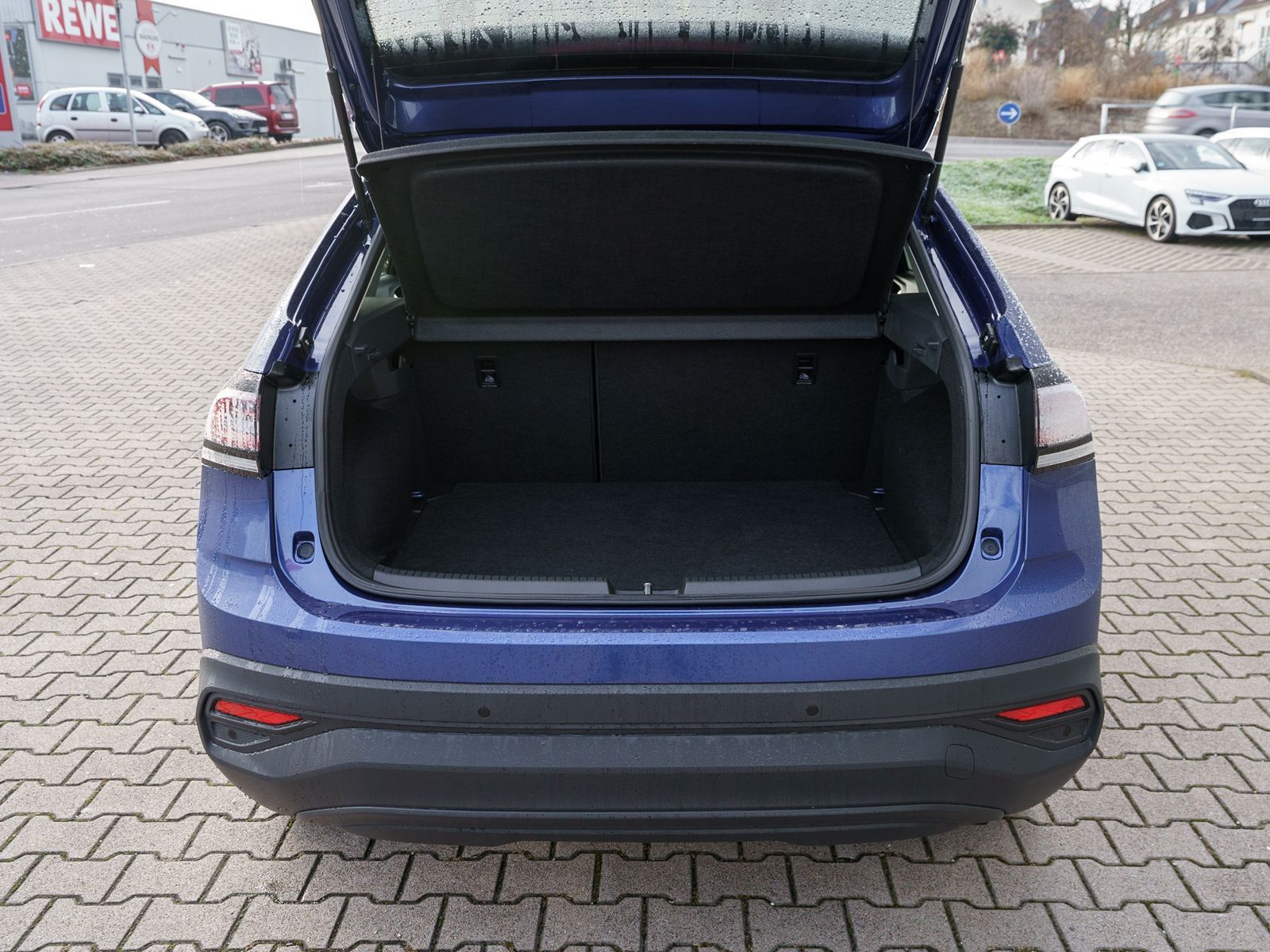 Fahrzeugabbildung Volkswagen Taigo MOVE 1.0TSI Navi LED ACC RFK AHK