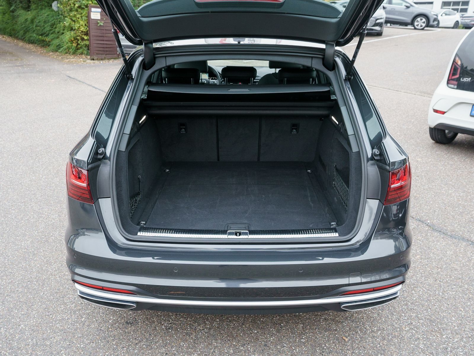 Fahrzeugabbildung Audi A4 Avant advanced 40TDI quattro Navi LED Pano AC