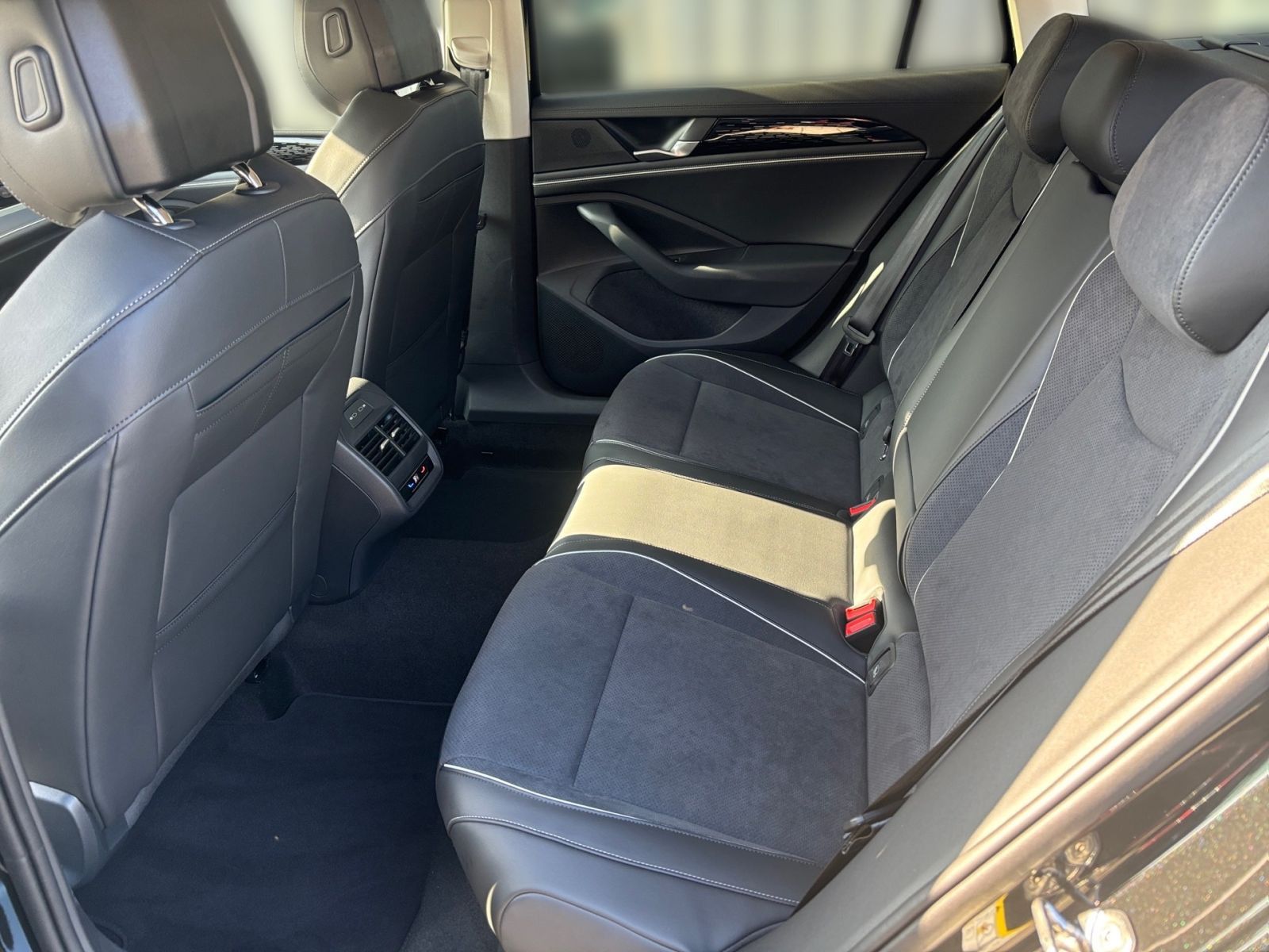 Fahrzeugabbildung Volkswagen Passat Business 2,0 l TDI SCR 110 kW (15 0 PS) 7