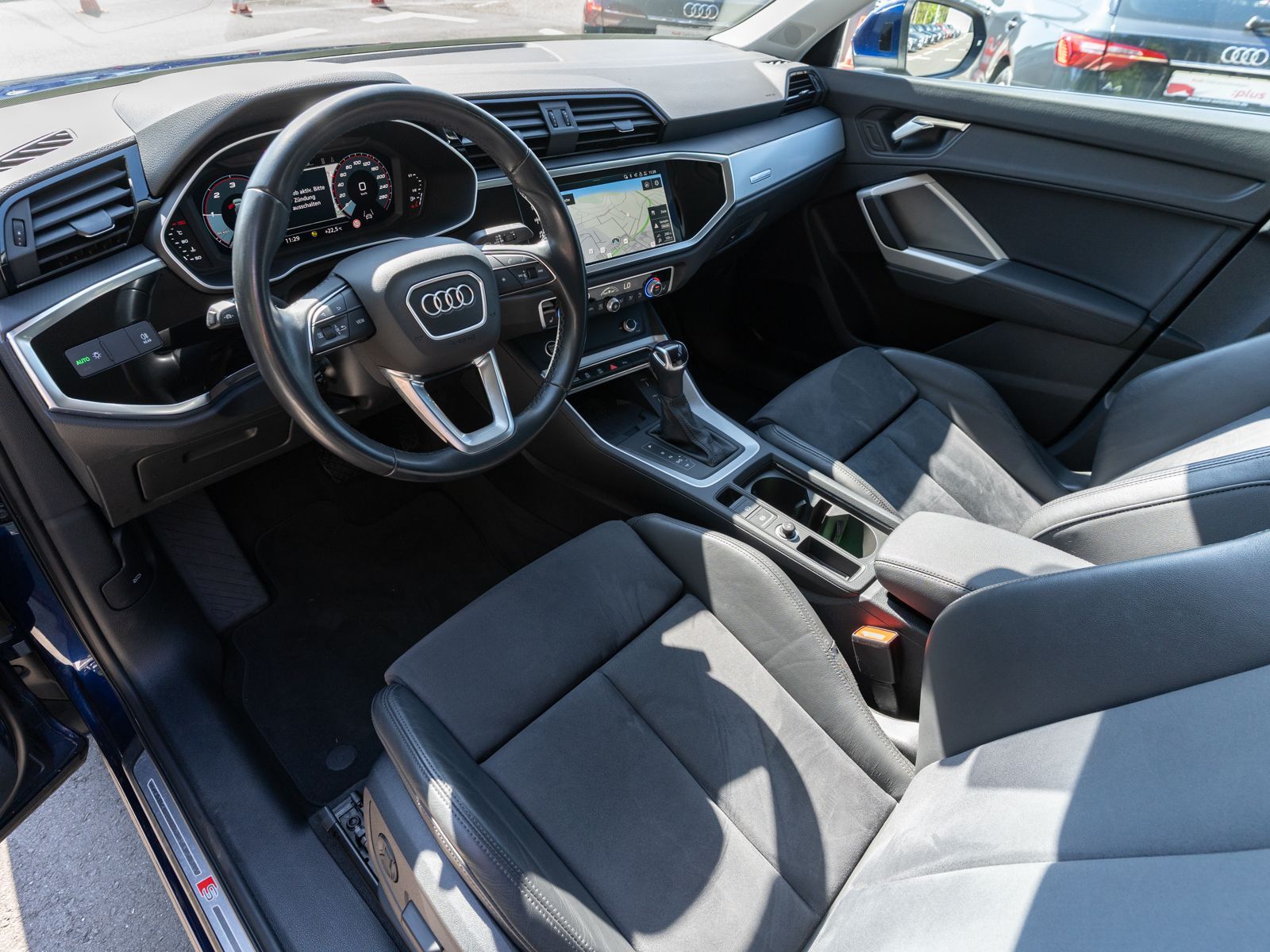 Fahrzeugabbildung Audi Q3 Sportback S line 40TDI quattro NAVI LED RFK