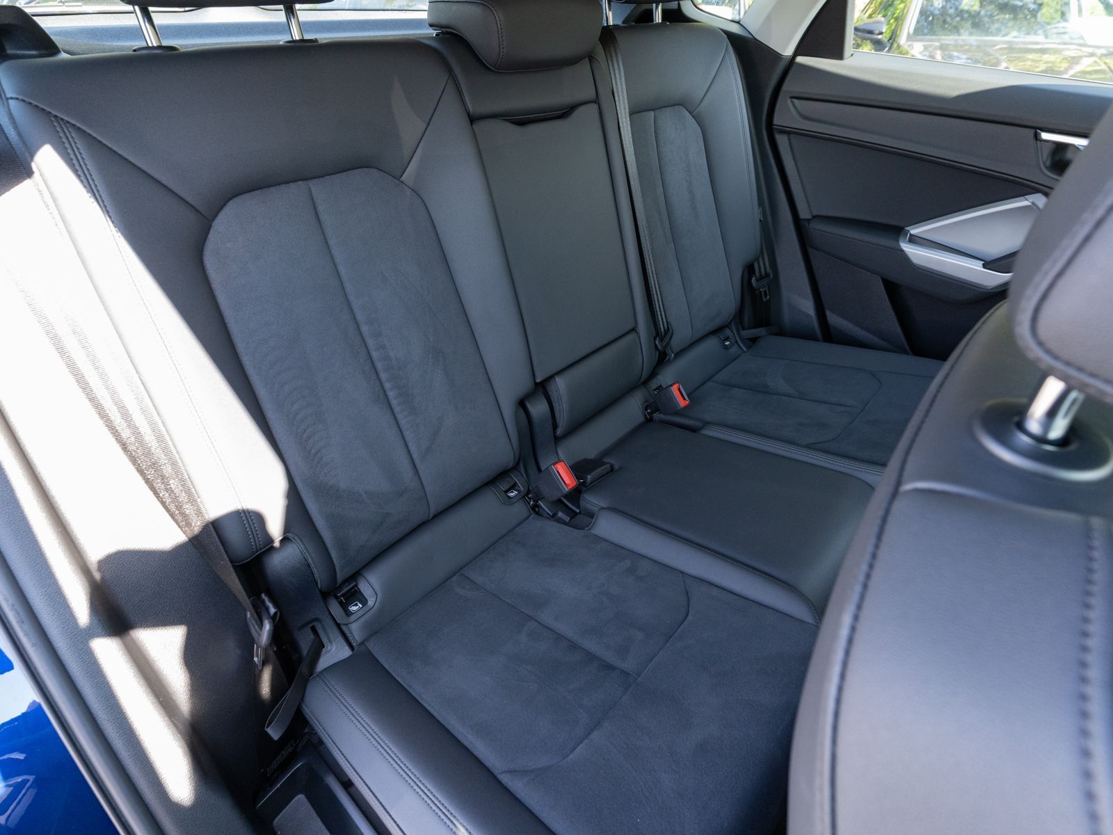 Fahrzeugabbildung Audi Q3 Sportback S line 40TDI quattro NAVI LED RFK